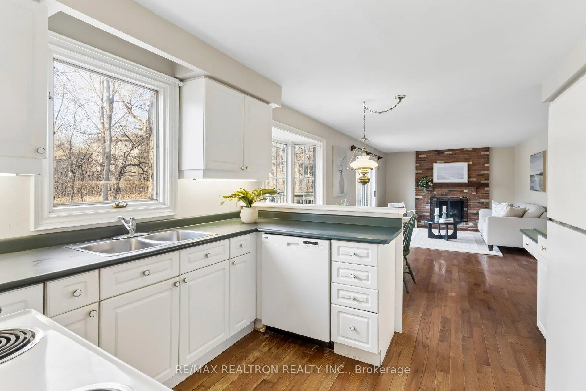Photo 16 of 57 Hemingway Crescent, Markham, Unionville — HOMEH