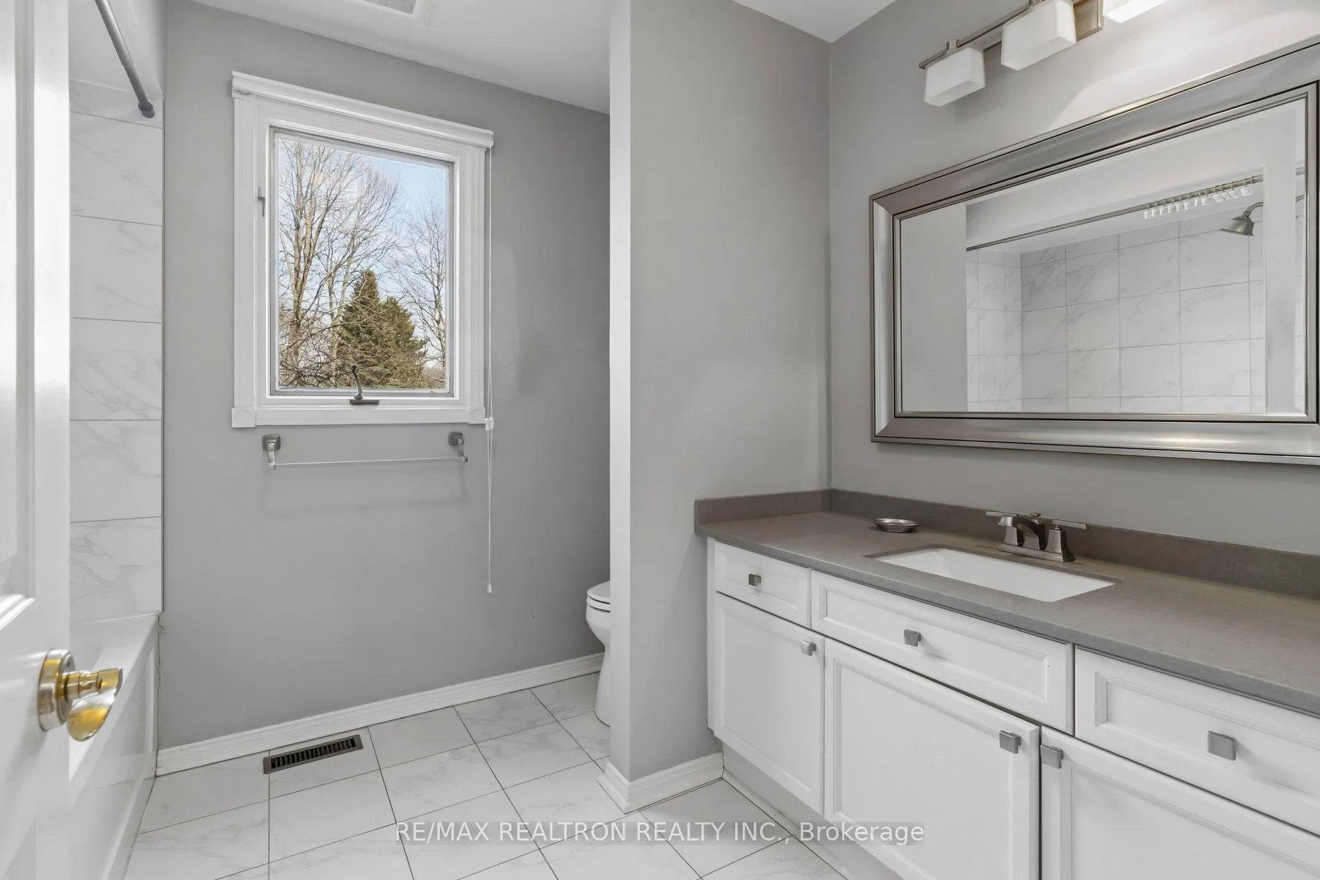 Photo 29 of 57 Hemingway Crescent, Markham, Unionville — HOMEH