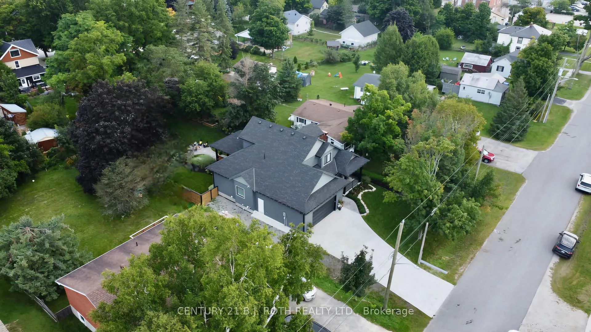 Photo 33 of 14 Edward Street W, Clearview, Creemore — HOMEH