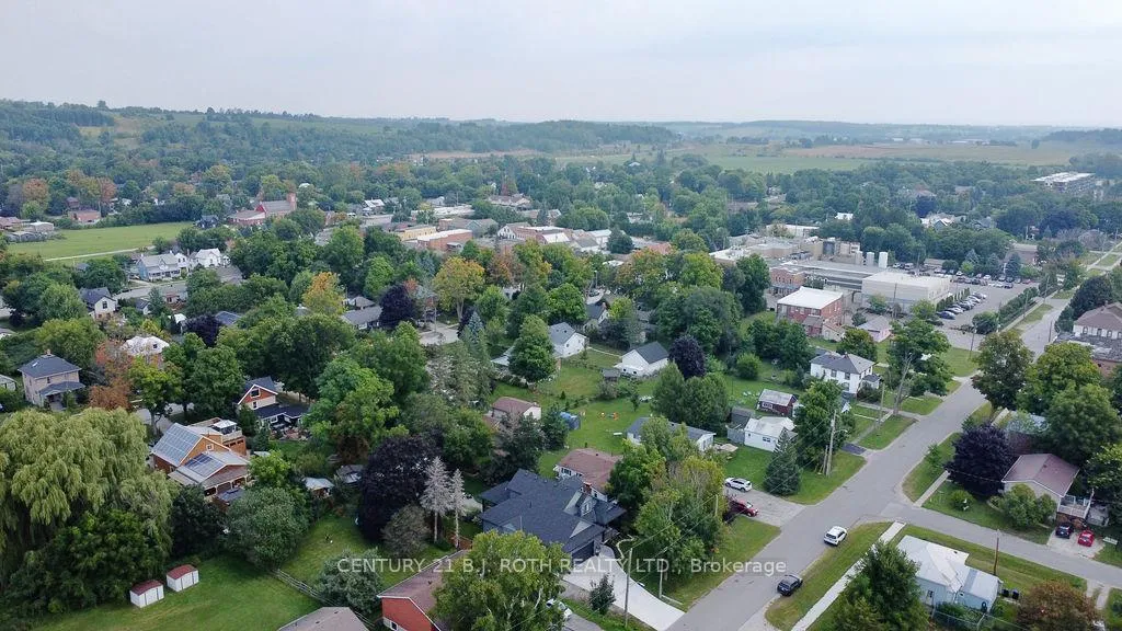 Photo 34 of 14 Edward Street W, Clearview, Creemore — HOMEH