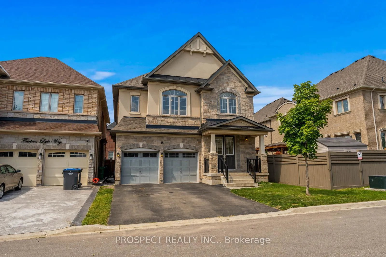 Photo 3 of 15 Lyle Way, Brampton, Northwest Brampton — HOMEH