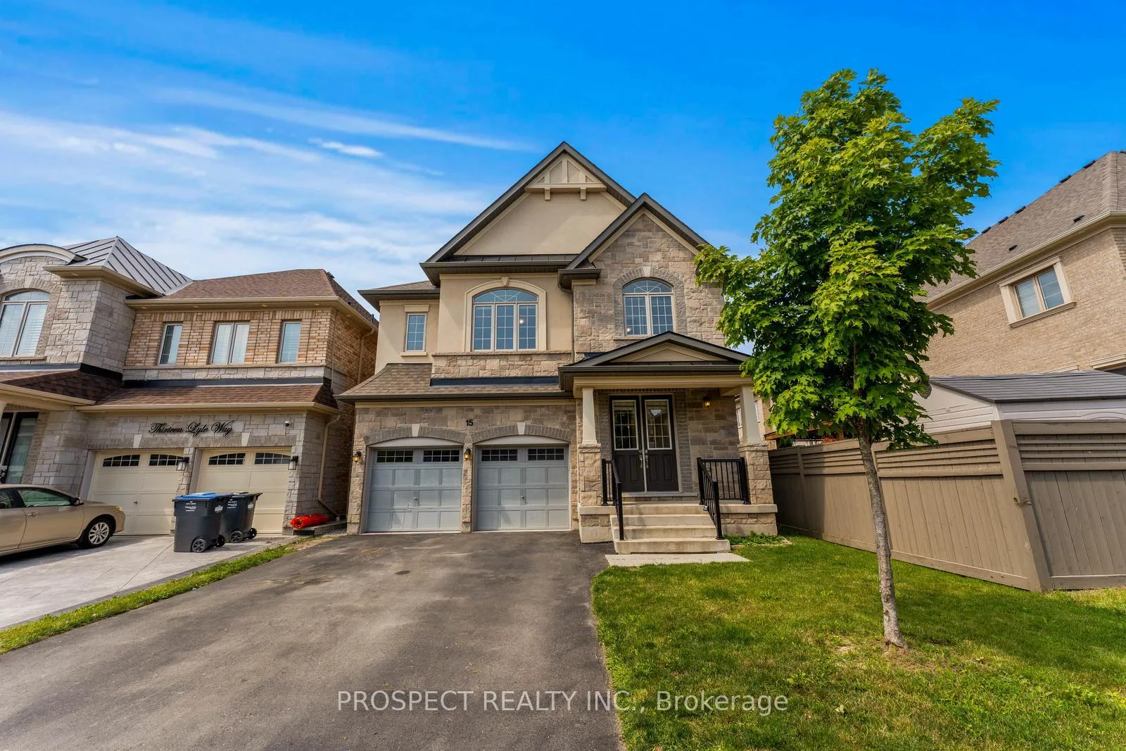 Photo 4 of 15 Lyle Way, Brampton, Northwest Brampton — HOMEH