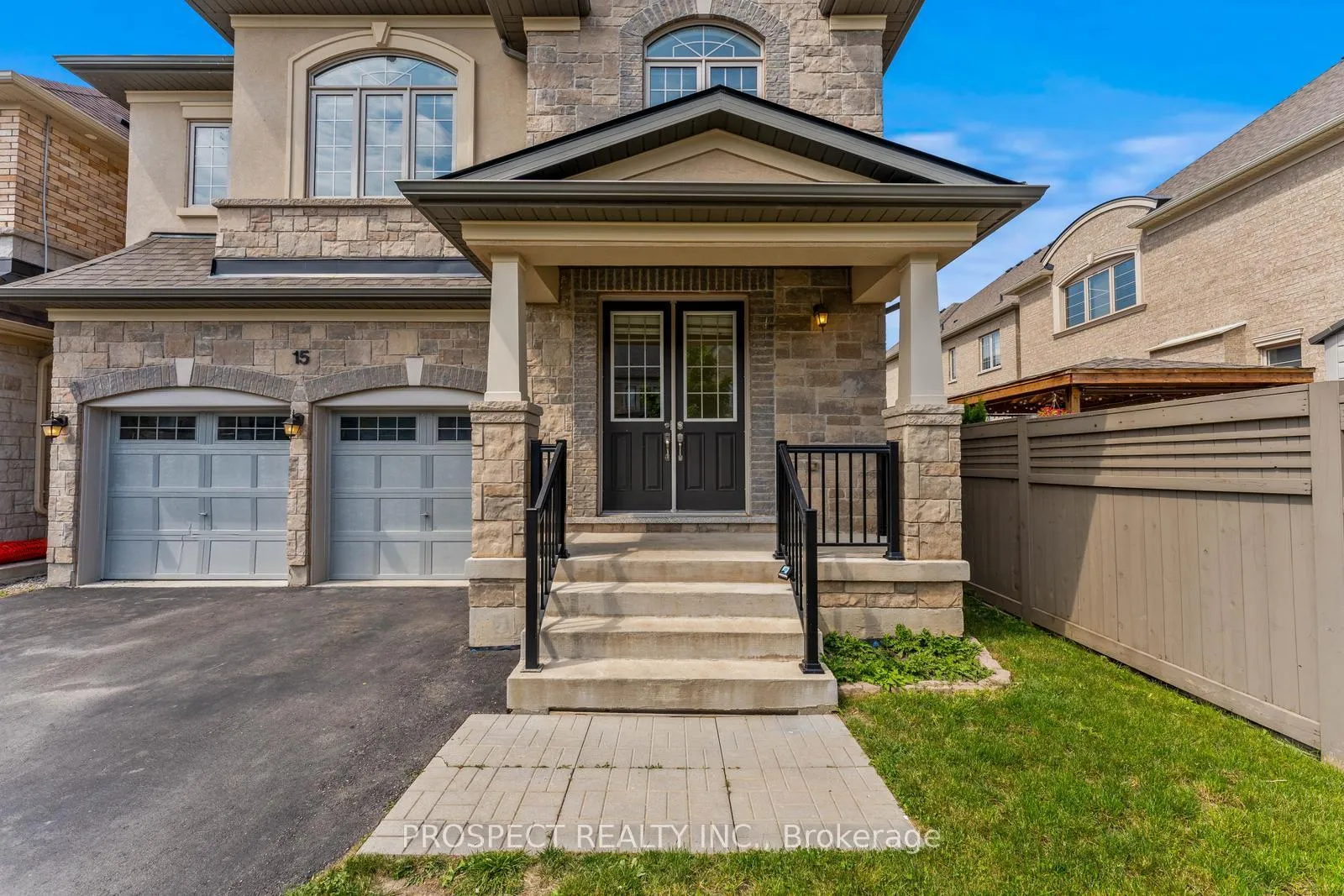 Photo 5 of 15 Lyle Way, Brampton, Northwest Brampton — HOMEH