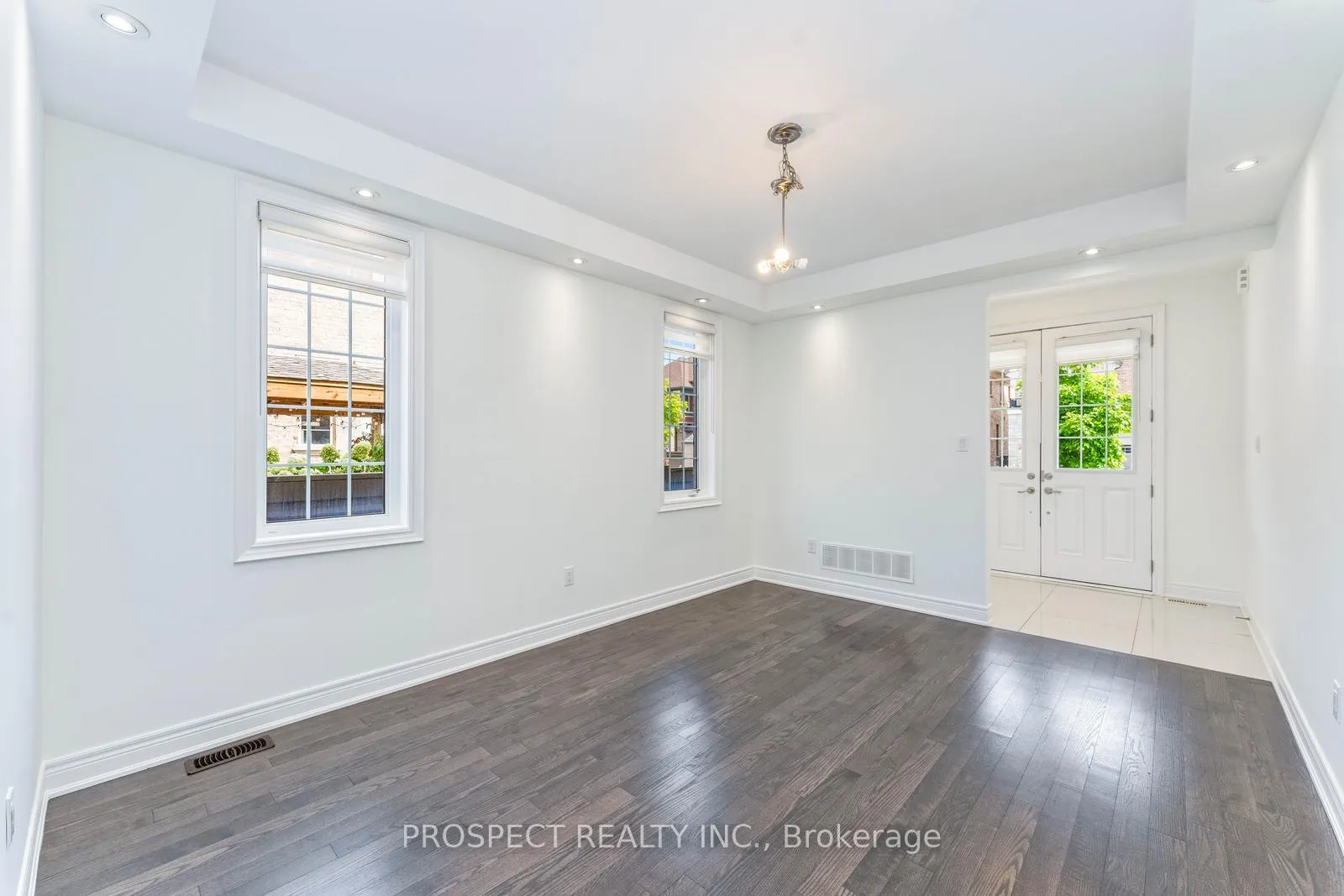 Photo 9 of 15 Lyle Way, Brampton, Northwest Brampton — HOMEH