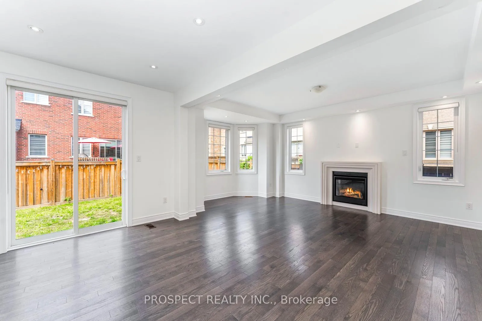 Photo 10 of 15 Lyle Way, Brampton, Northwest Brampton — HOMEH