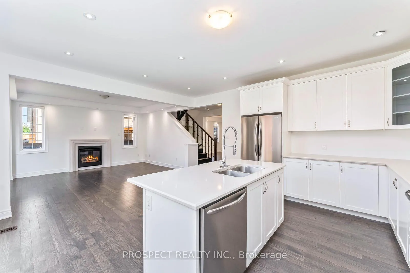 Photo 17 of 15 Lyle Way, Brampton, Northwest Brampton — HOMEH