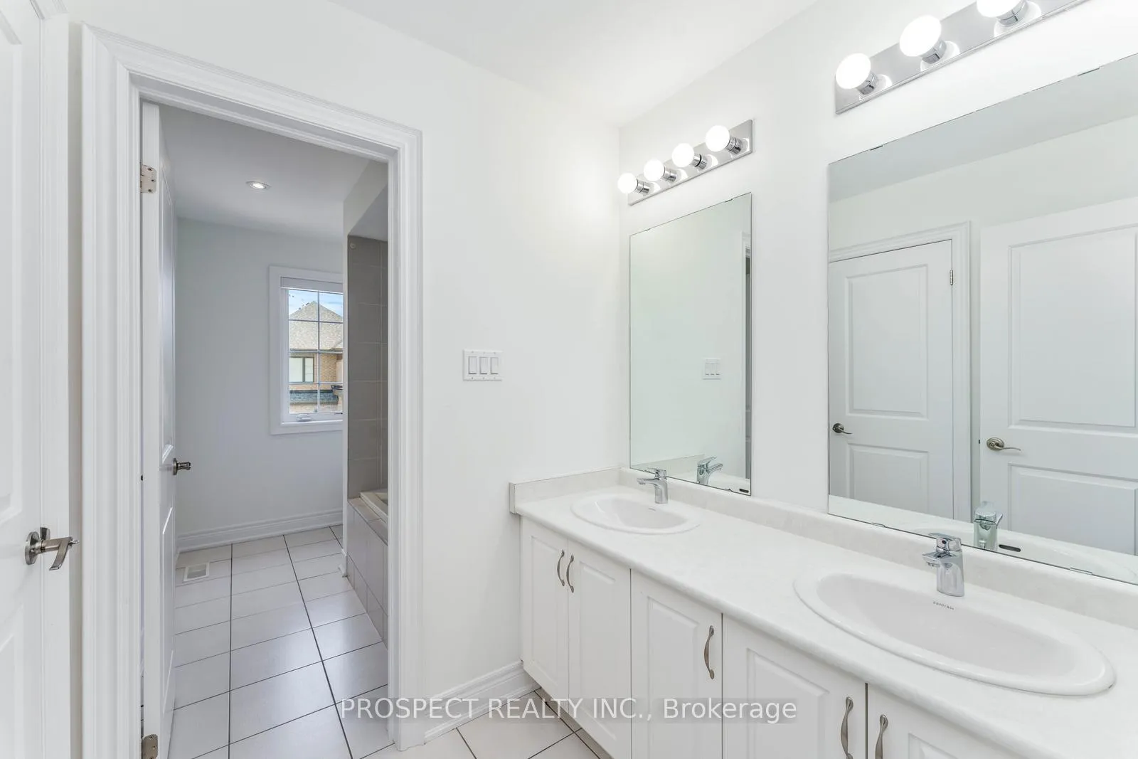 Photo 38 of 15 Lyle Way, Brampton, Northwest Brampton — HOMEH