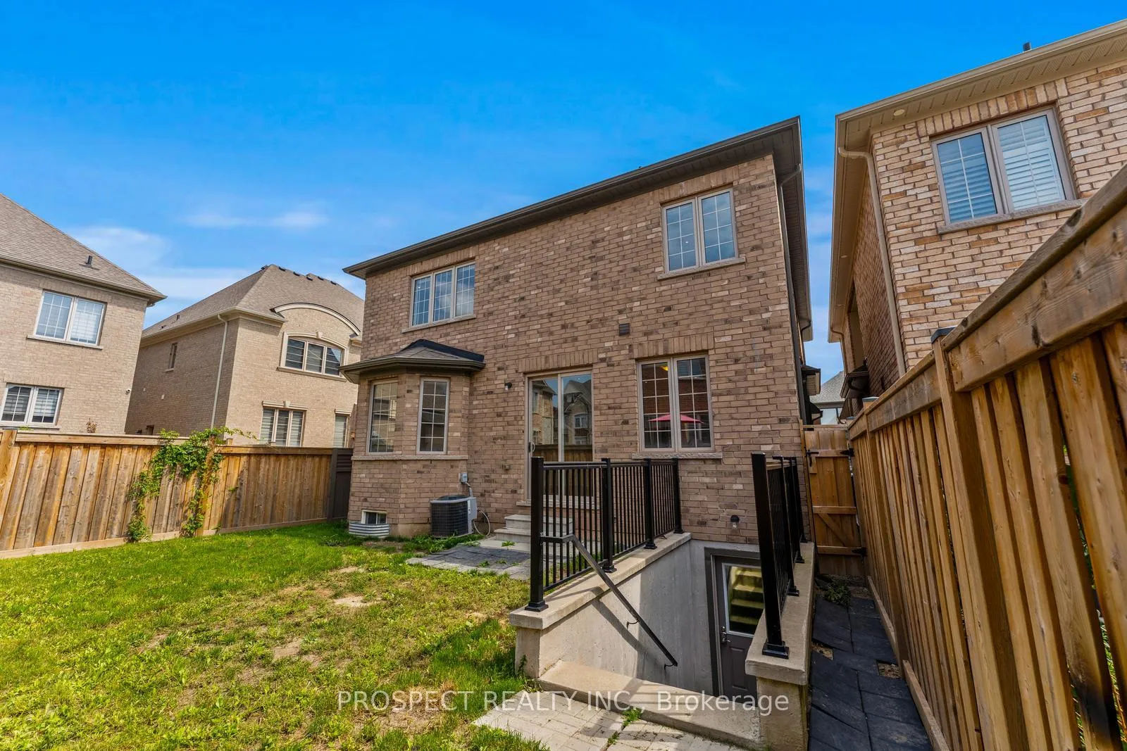 Photo 43 of 15 Lyle Way, Brampton, Northwest Brampton — HOMEH