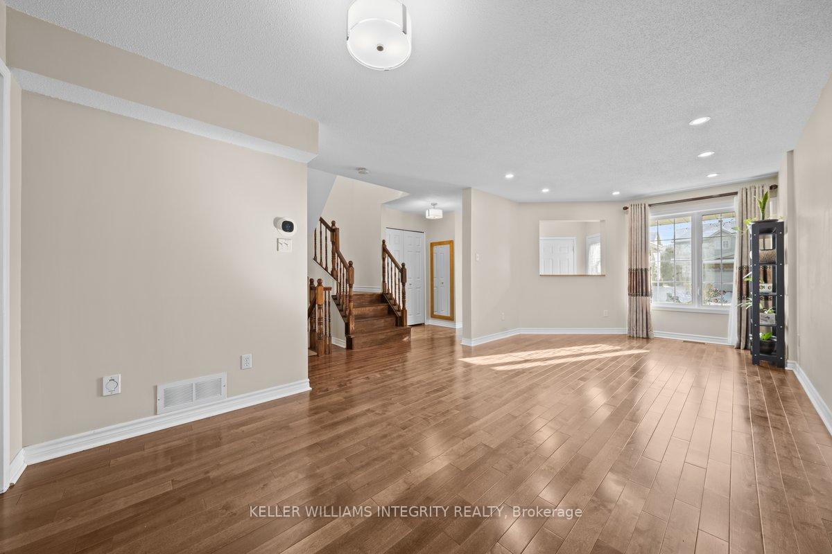 Photo 9 of 23 Drumso Street, Ottawa, Hunt Club Park/Greenboro — HOMEH