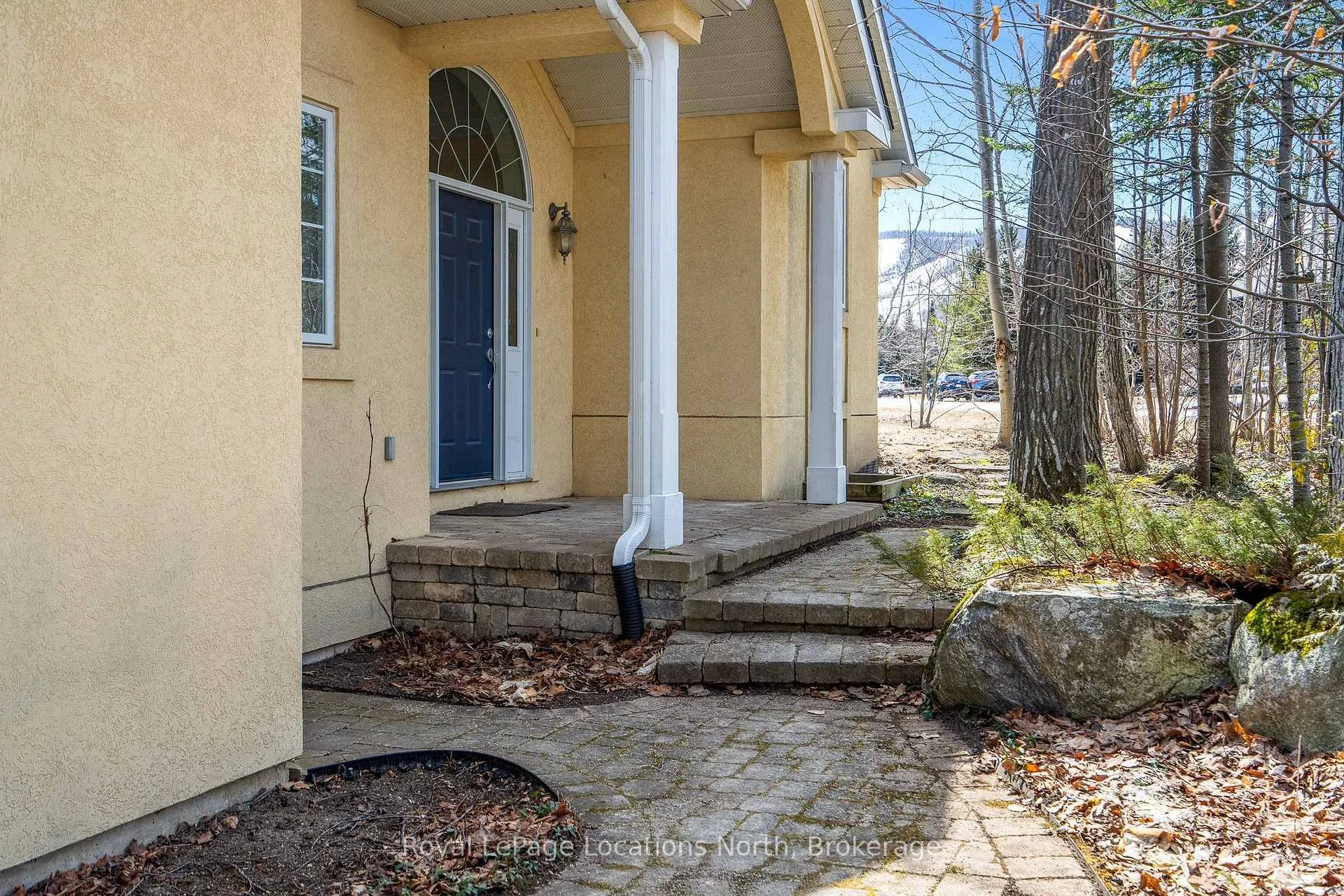 Photo 3 of 130 Cortina Crescent, Blue Mountains — HOMEH