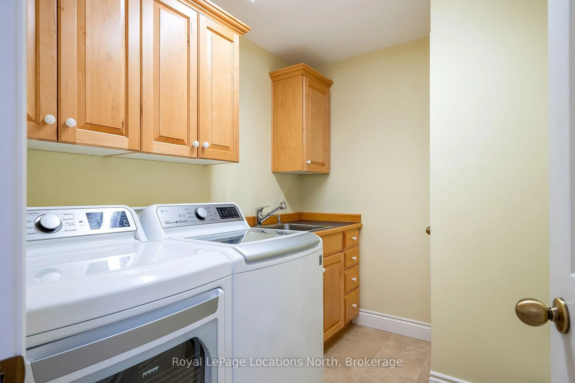 Photo 29 of 130 Cortina Crescent, Blue Mountains — HOMEH