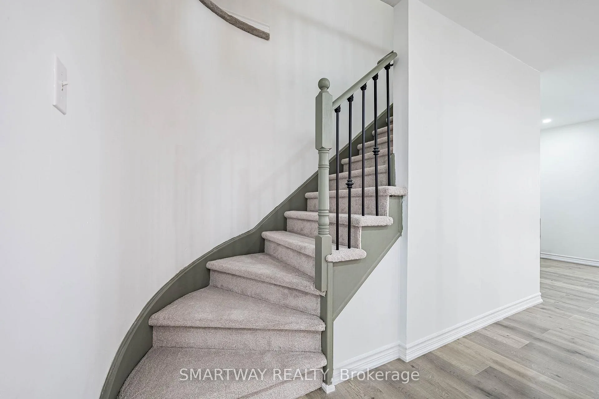 Photo 22 of 36 Native Landing, Brampton, Fletcher's Creek Village — HOMEH