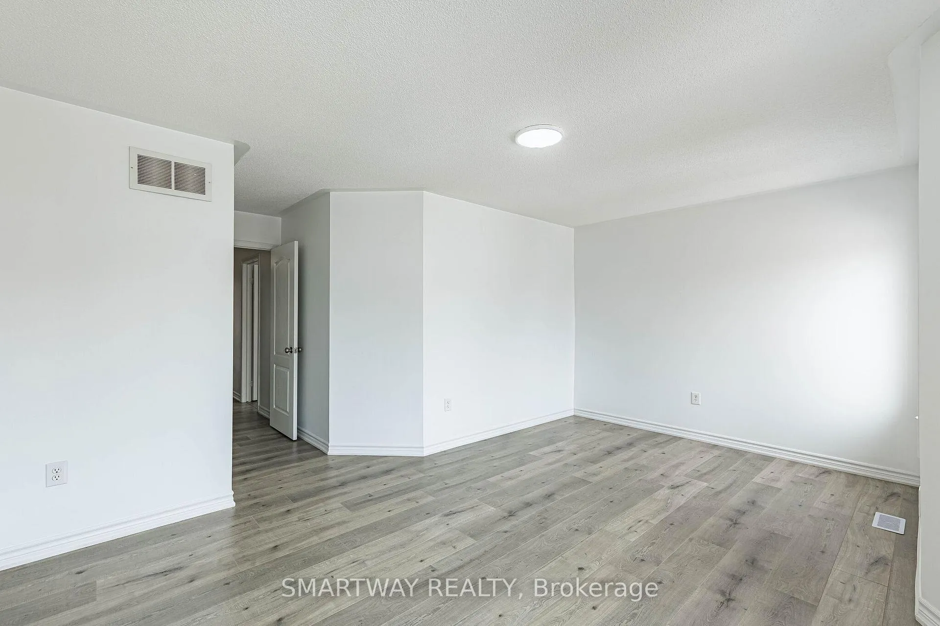 Photo 37 of 36 Native Landing, Brampton, Fletcher's Creek Village — HOMEH