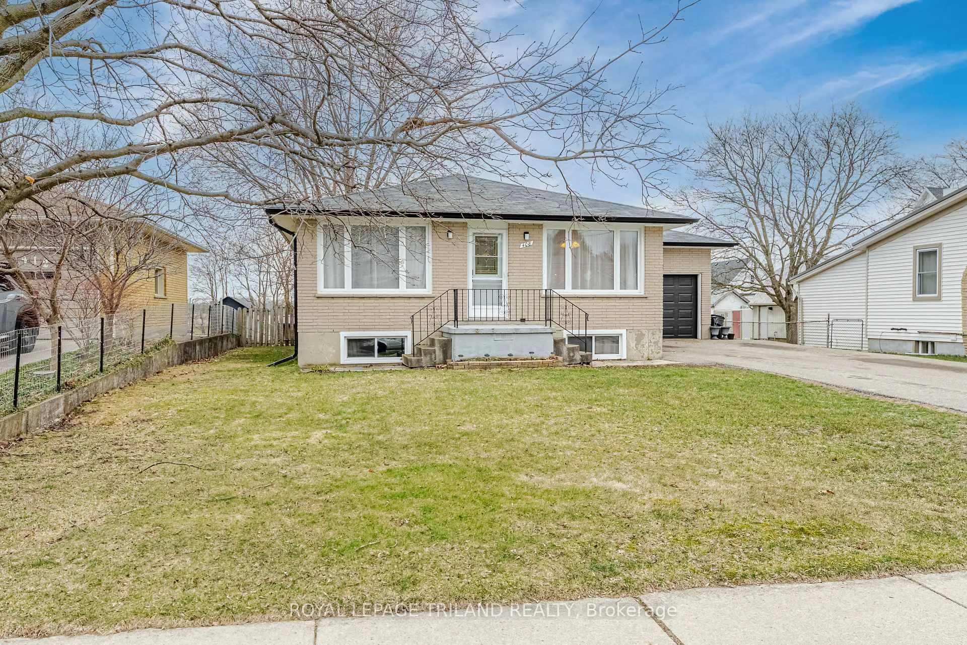 Photo 3 of 408 John Street, Aylmer — HOMEH