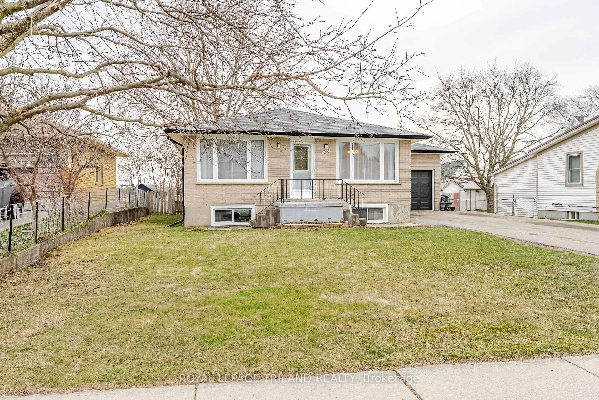 Photo 4 of 408 John Street, Aylmer — HOMEH