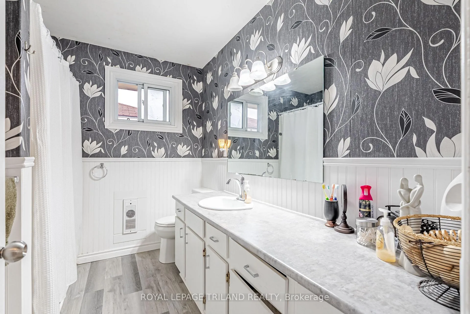 Photo 25 of 408 John Street, Aylmer — HOMEH