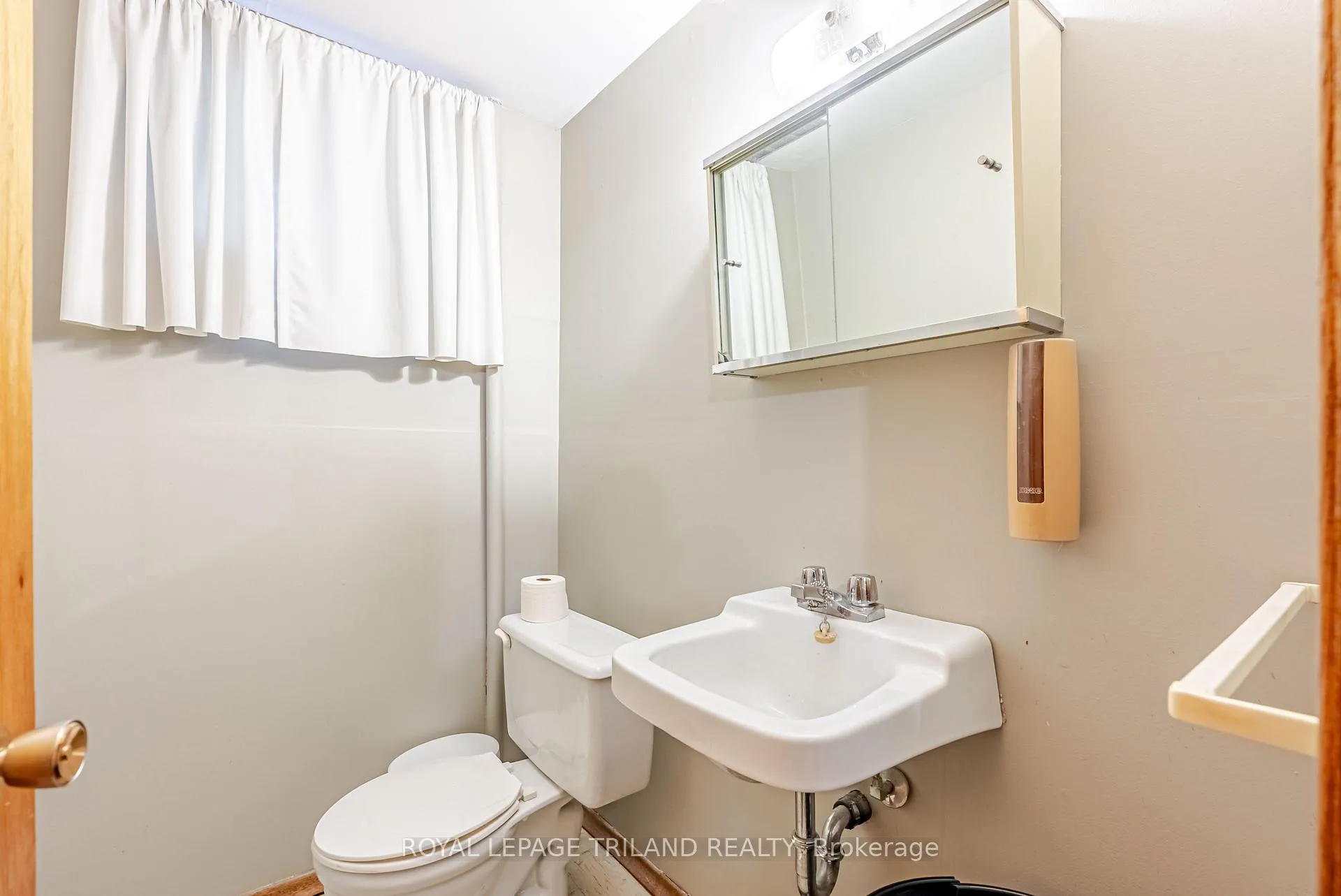 Photo 31 of 408 John Street, Aylmer — HOMEH