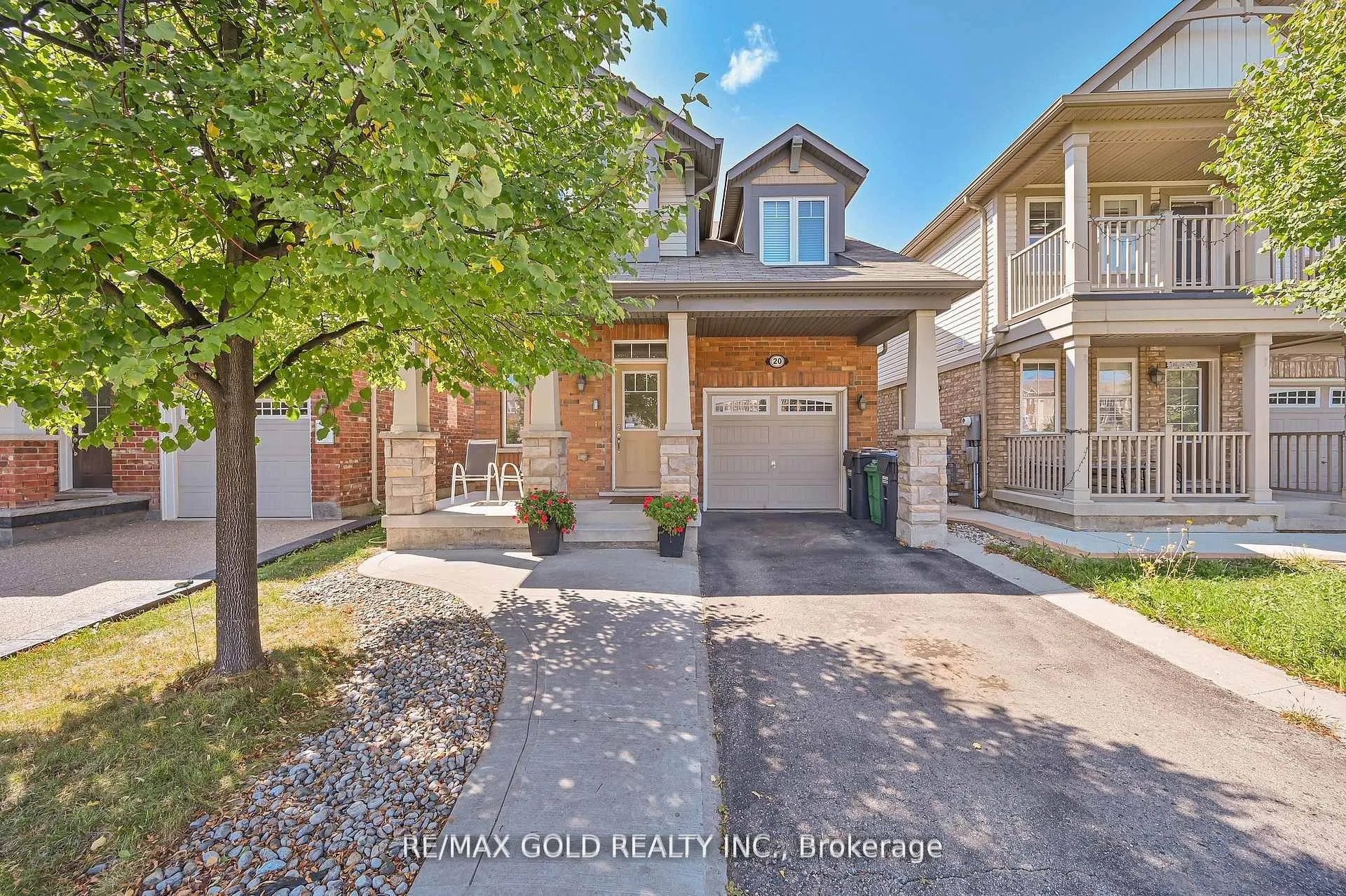 Photo 2 of 20 Meadowcrest Lane, Brampton, Northwest Brampton — HOMEH