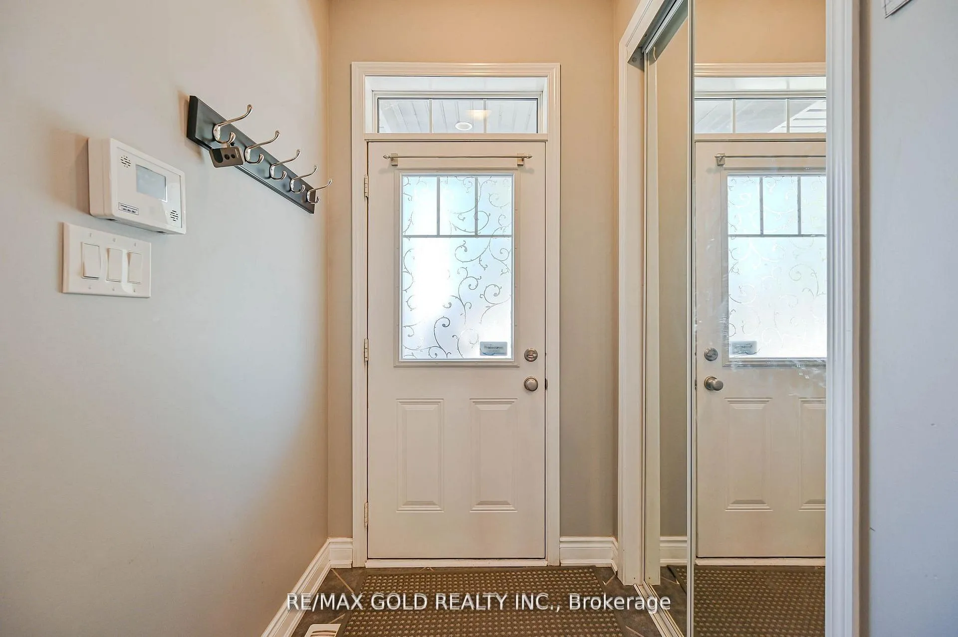 Photo 4 of 20 Meadowcrest Lane, Brampton, Northwest Brampton — HOMEH
