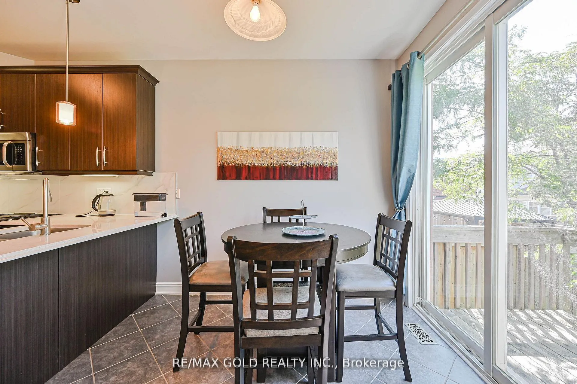 Photo 11 of 20 Meadowcrest Lane, Brampton, Northwest Brampton — HOMEH