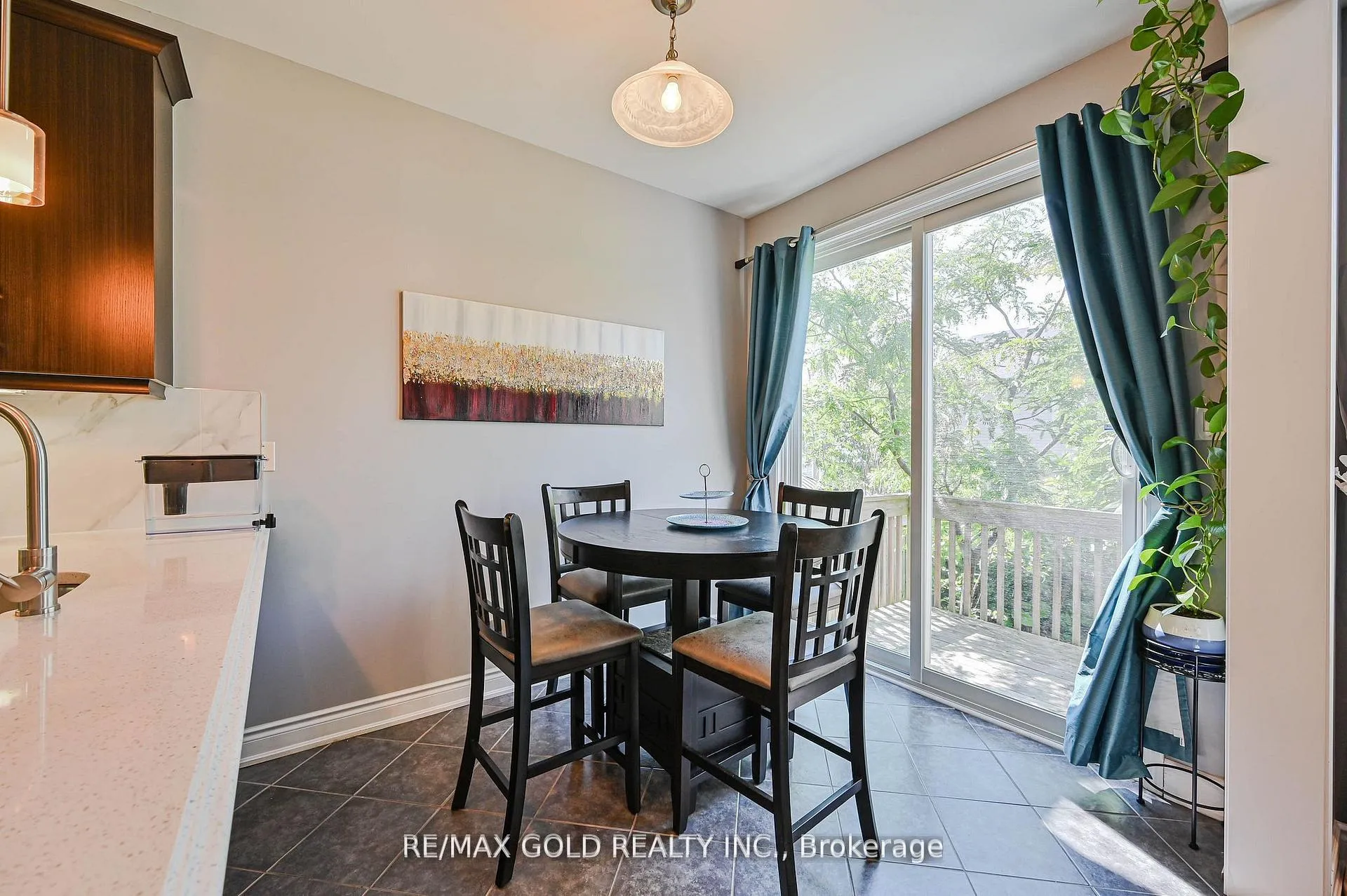 Photo 12 of 20 Meadowcrest Lane, Brampton, Northwest Brampton — HOMEH