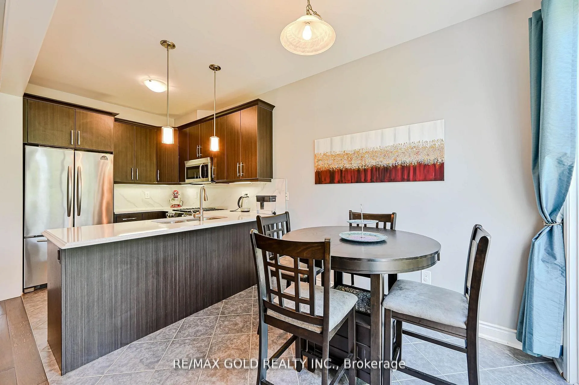 Photo 13 of 20 Meadowcrest Lane, Brampton, Northwest Brampton — HOMEH