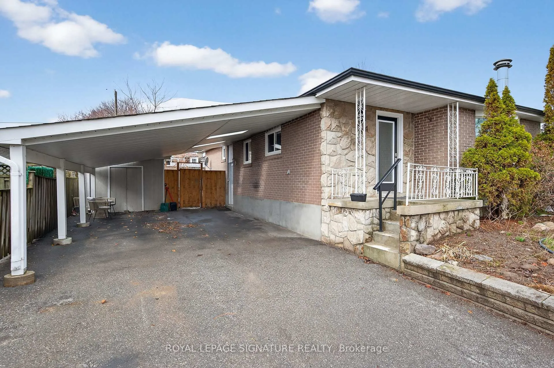 Photo 2 of Unit Main, 724 Balaton Avenue, Pickering, Bay Ridges — HOMEH