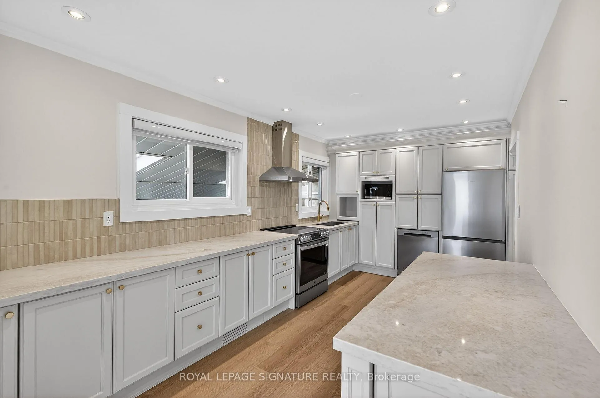 Photo 4 of Unit Main, 724 Balaton Avenue, Pickering, Bay Ridges — HOMEH
