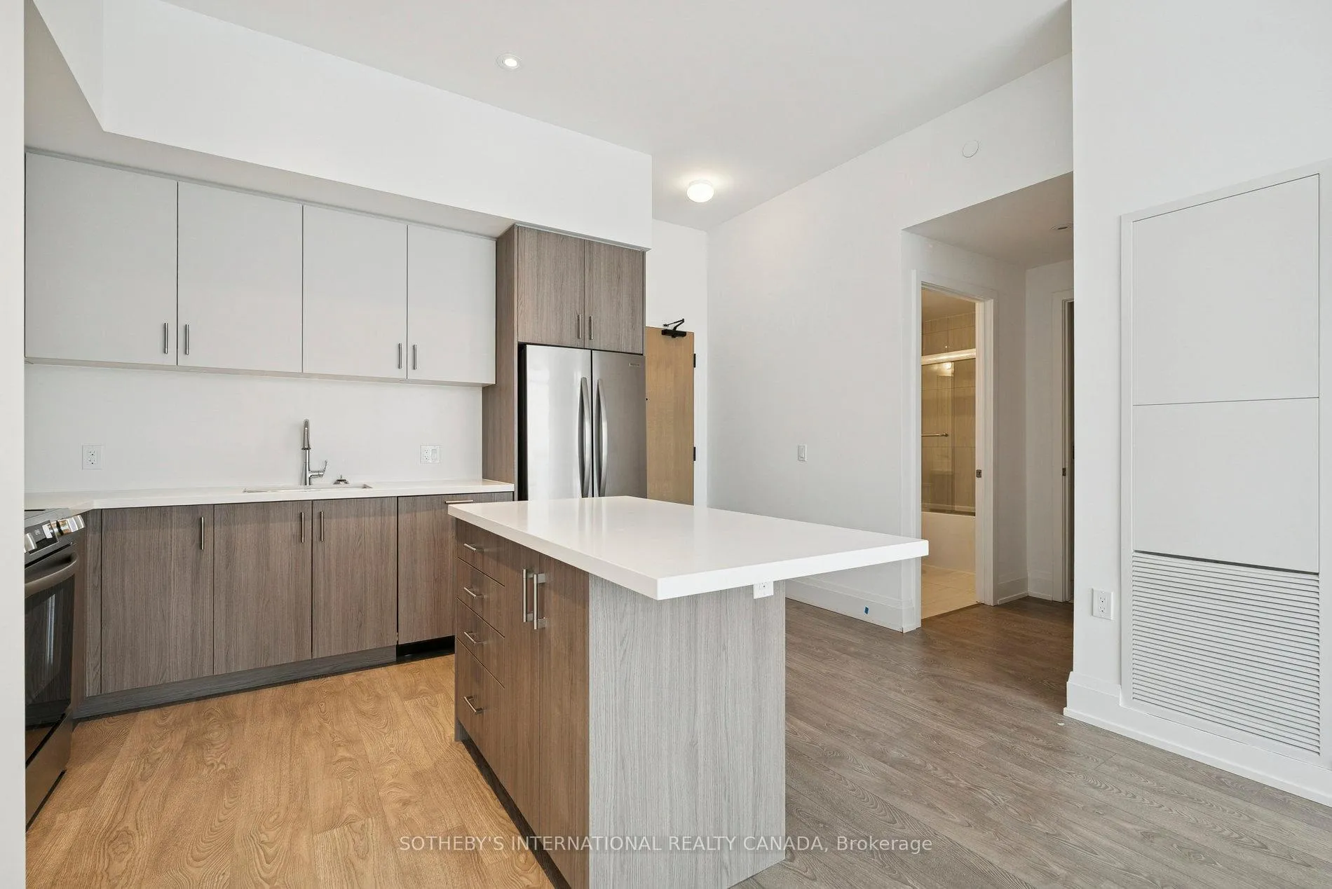 Photo 12 of Unit 621, 333 Sunseeker Avenue E, Innisfil, Rural Innisfil — HOMEH