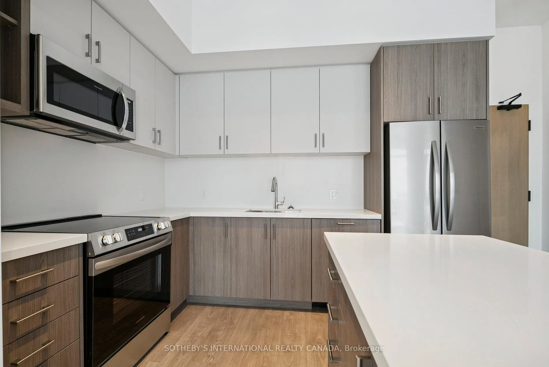 Photo 13 of Unit 621, 333 Sunseeker Avenue E, Innisfil, Rural Innisfil — HOMEH