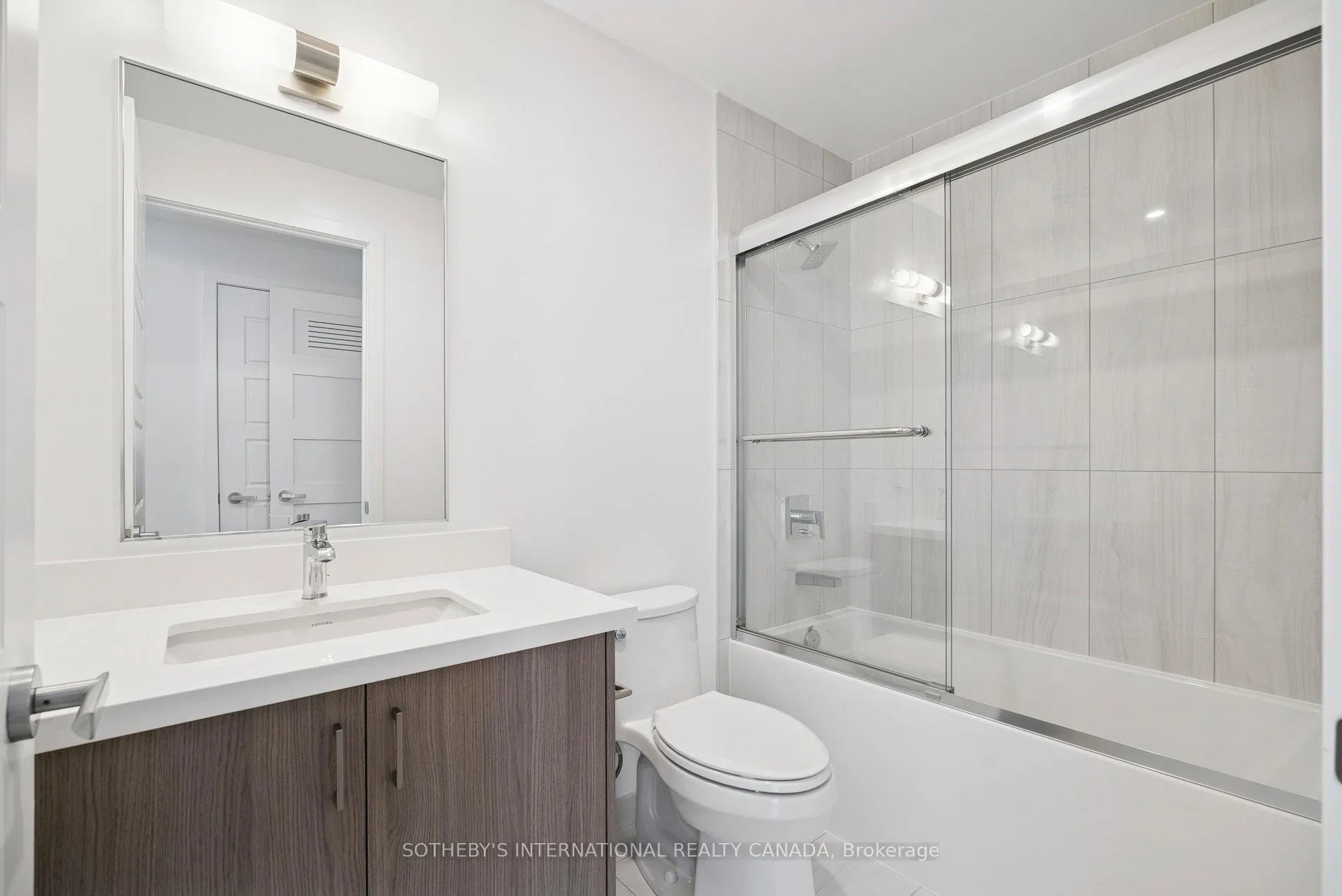 Photo 15 of Unit 621, 333 Sunseeker Avenue E, Innisfil, Rural Innisfil — HOMEH