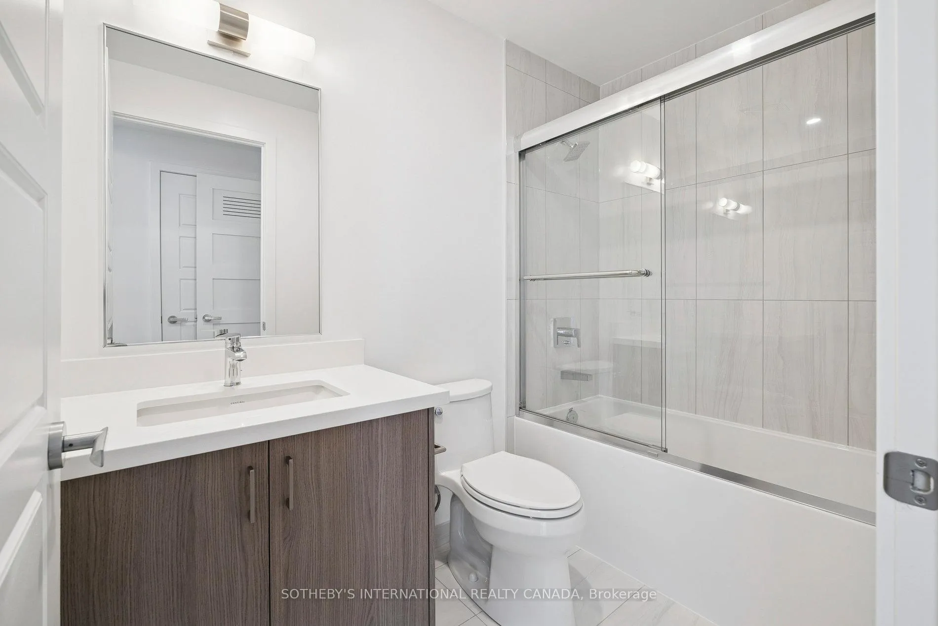 Photo 16 of Unit 621, 333 Sunseeker Avenue E, Innisfil, Rural Innisfil — HOMEH