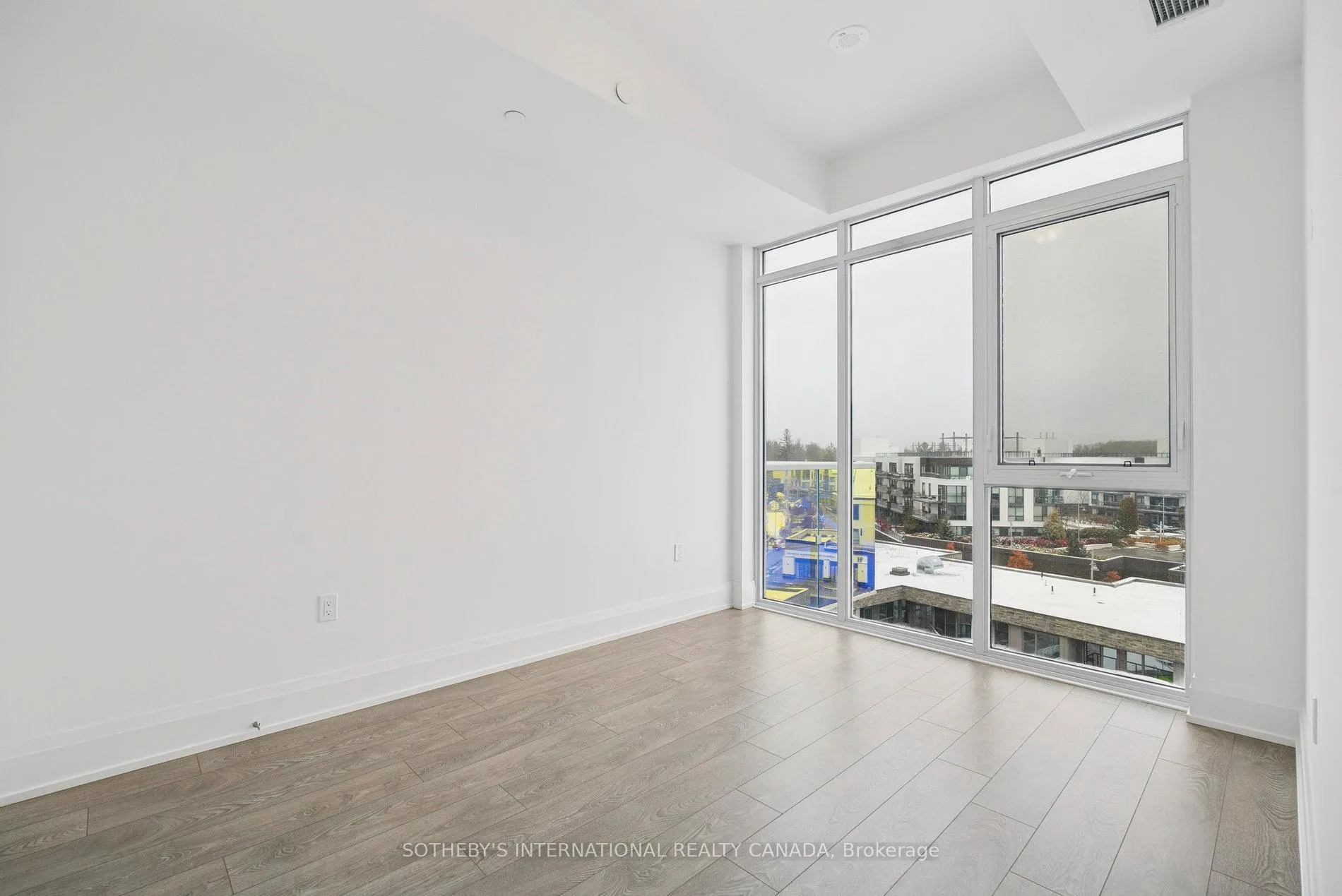 Photo 18 of Unit 621, 333 Sunseeker Avenue E, Innisfil, Rural Innisfil — HOMEH