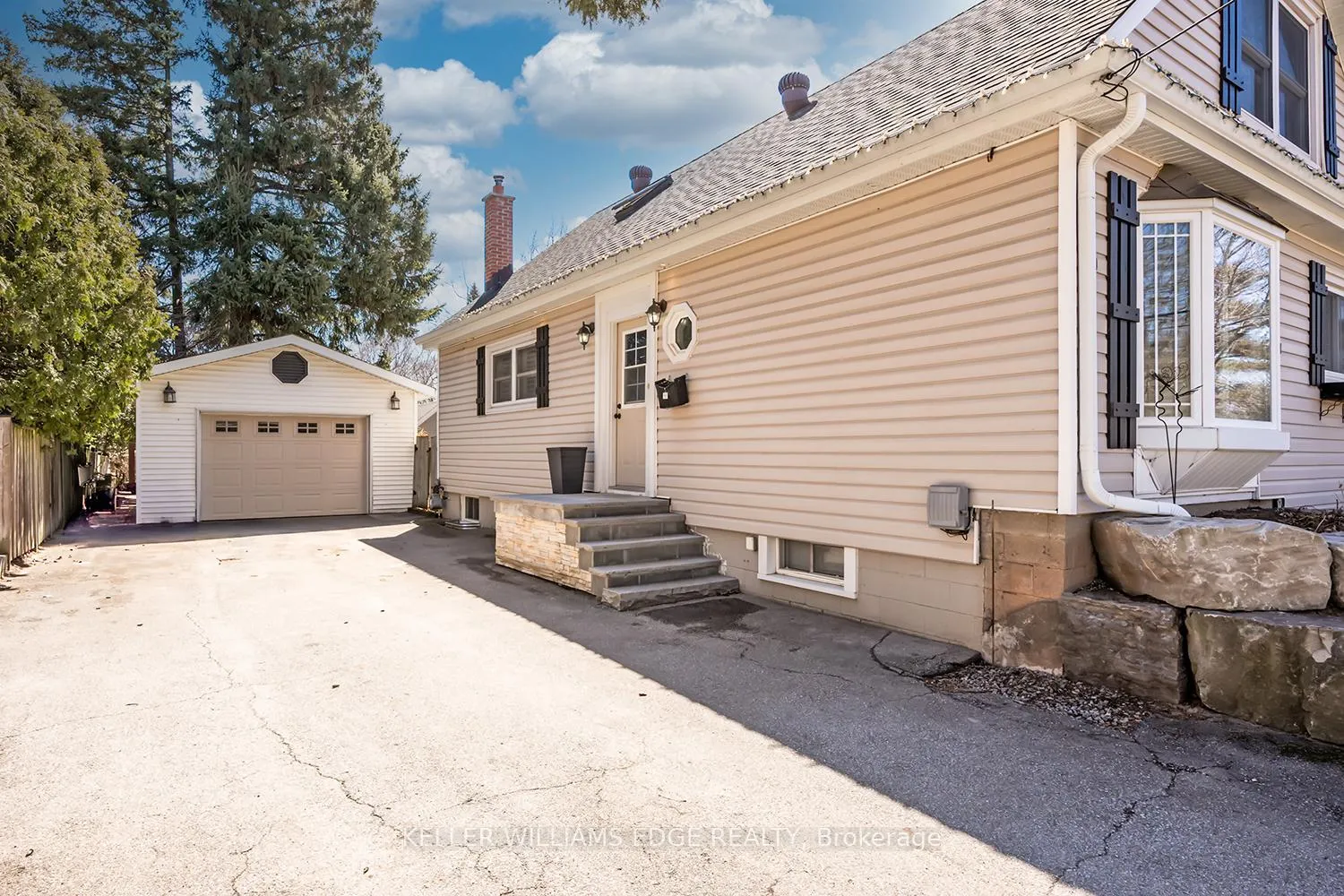 Photo 2 of 220 Townsend Avenue, Burlington, LaSalle — HOMEH