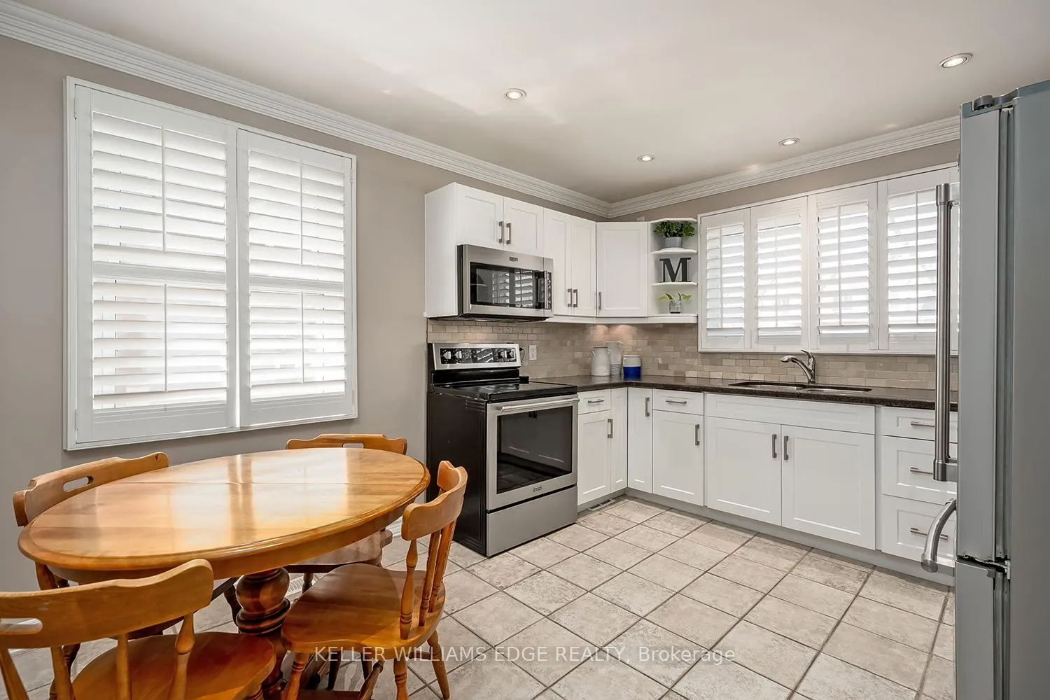 Photo 7 of 220 Townsend Avenue, Burlington, LaSalle — HOMEH
