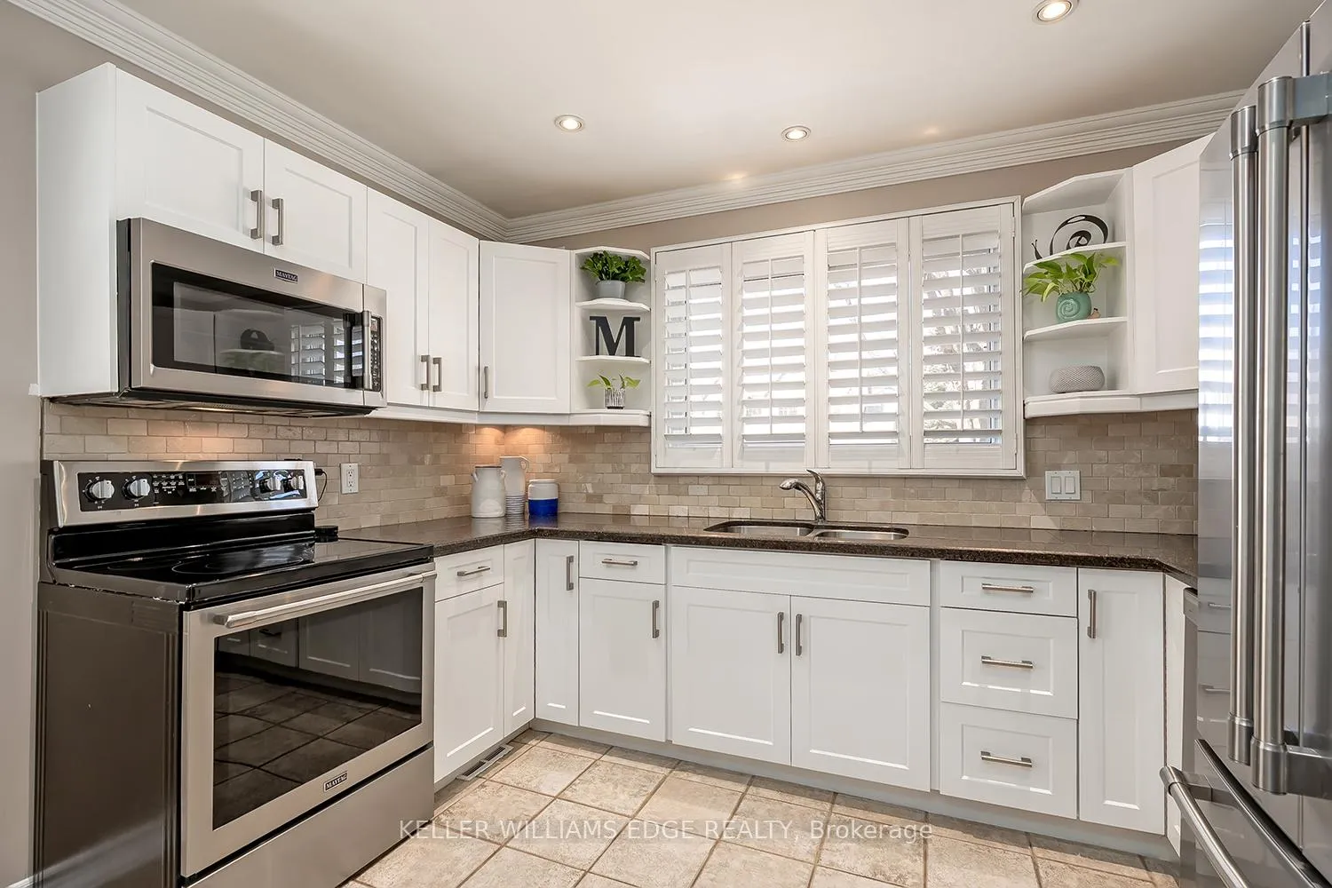 Photo 8 of 220 Townsend Avenue, Burlington, LaSalle — HOMEH