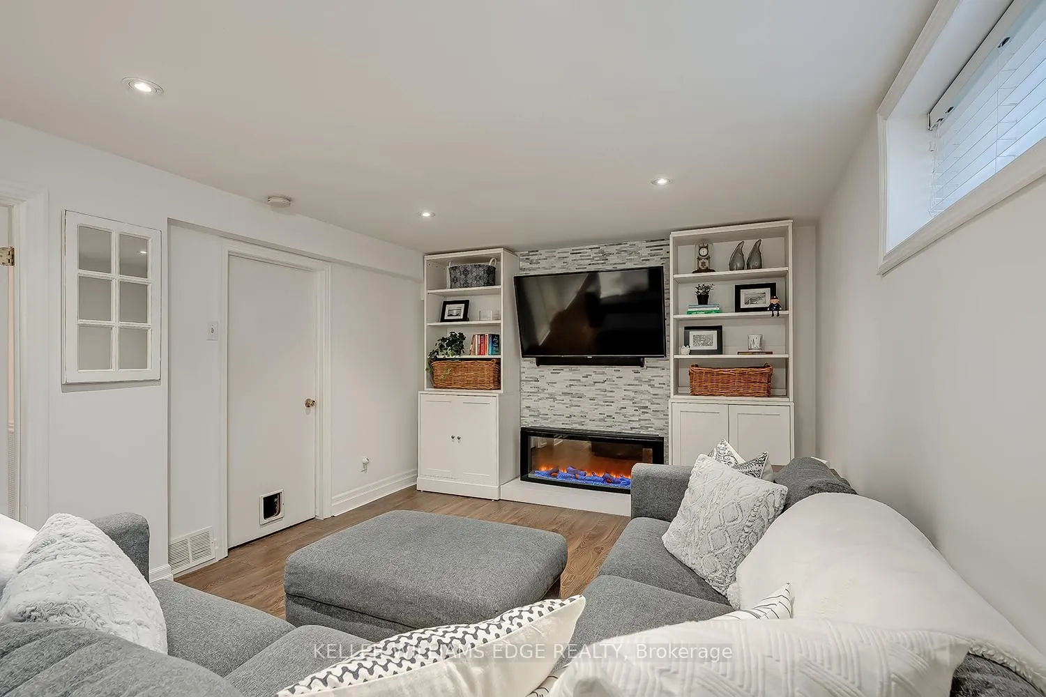 Photo 26 of 220 Townsend Avenue, Burlington, LaSalle — HOMEH
