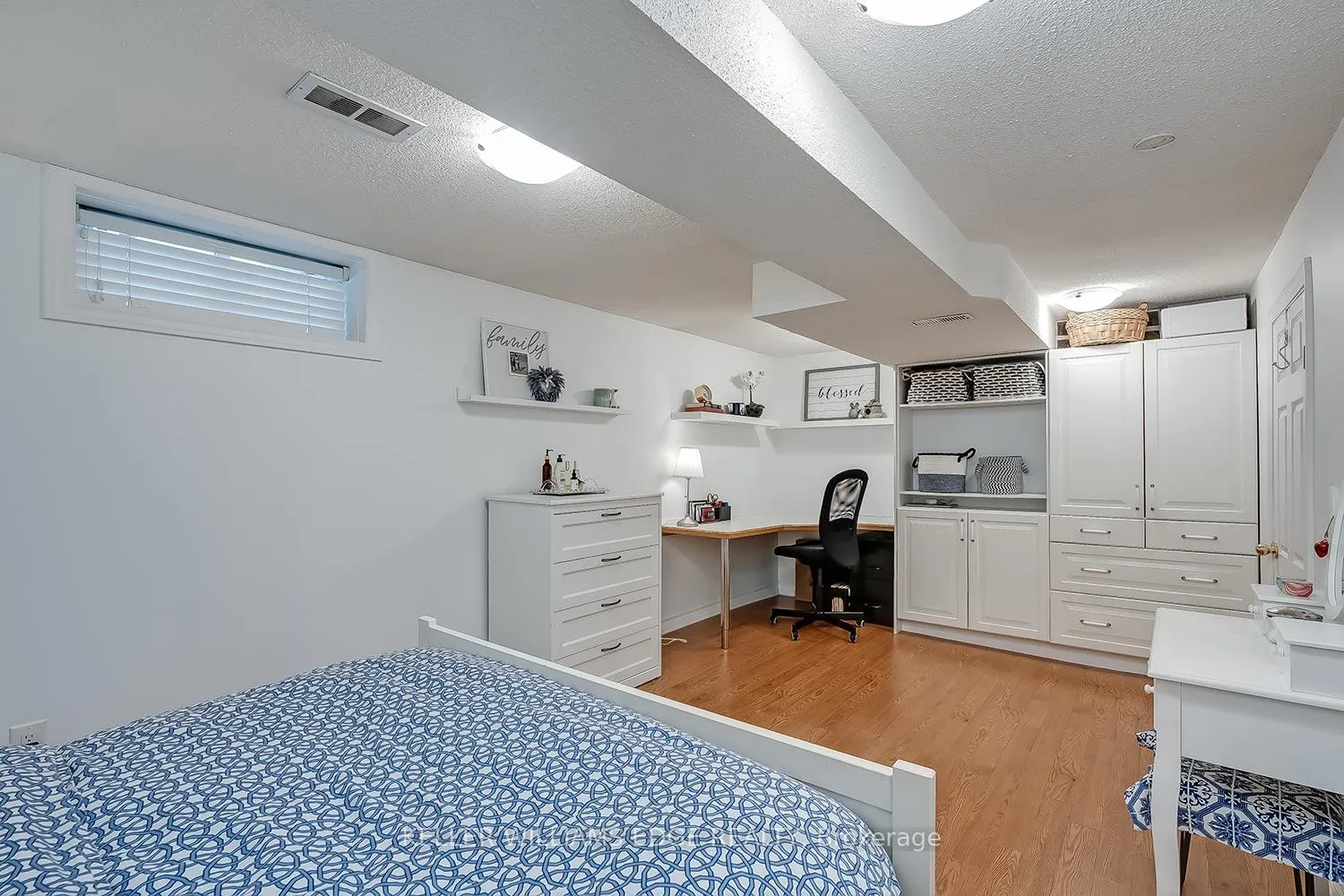 Photo 28 of 220 Townsend Avenue, Burlington, LaSalle — HOMEH