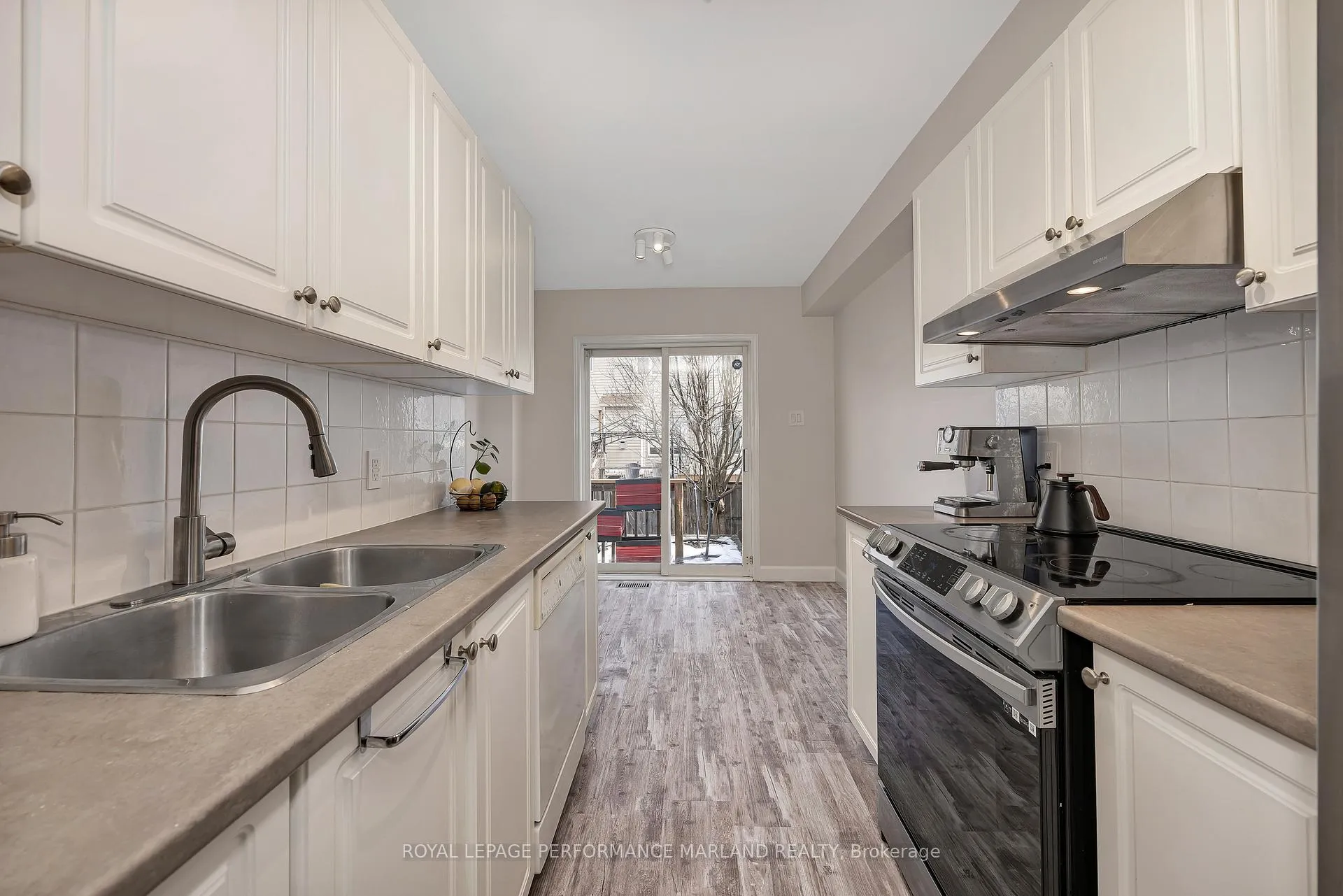 Photo 8 of Unit 18, 63 Madaket Private, Ottawa, Kanata - Emerald Meadows/Trailwest — HOMEH