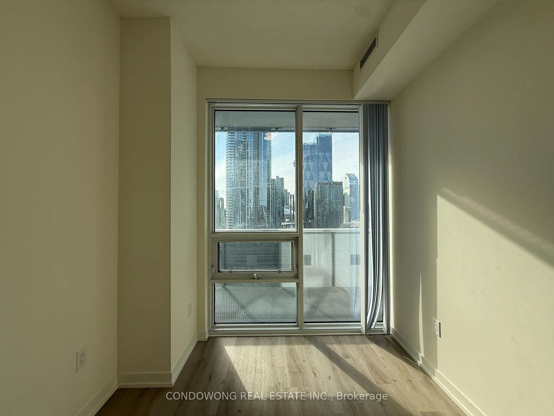 Photo 7 of Unit 2211, 138 Downes Street, Toronto, Waterfront Communities — HOMEH