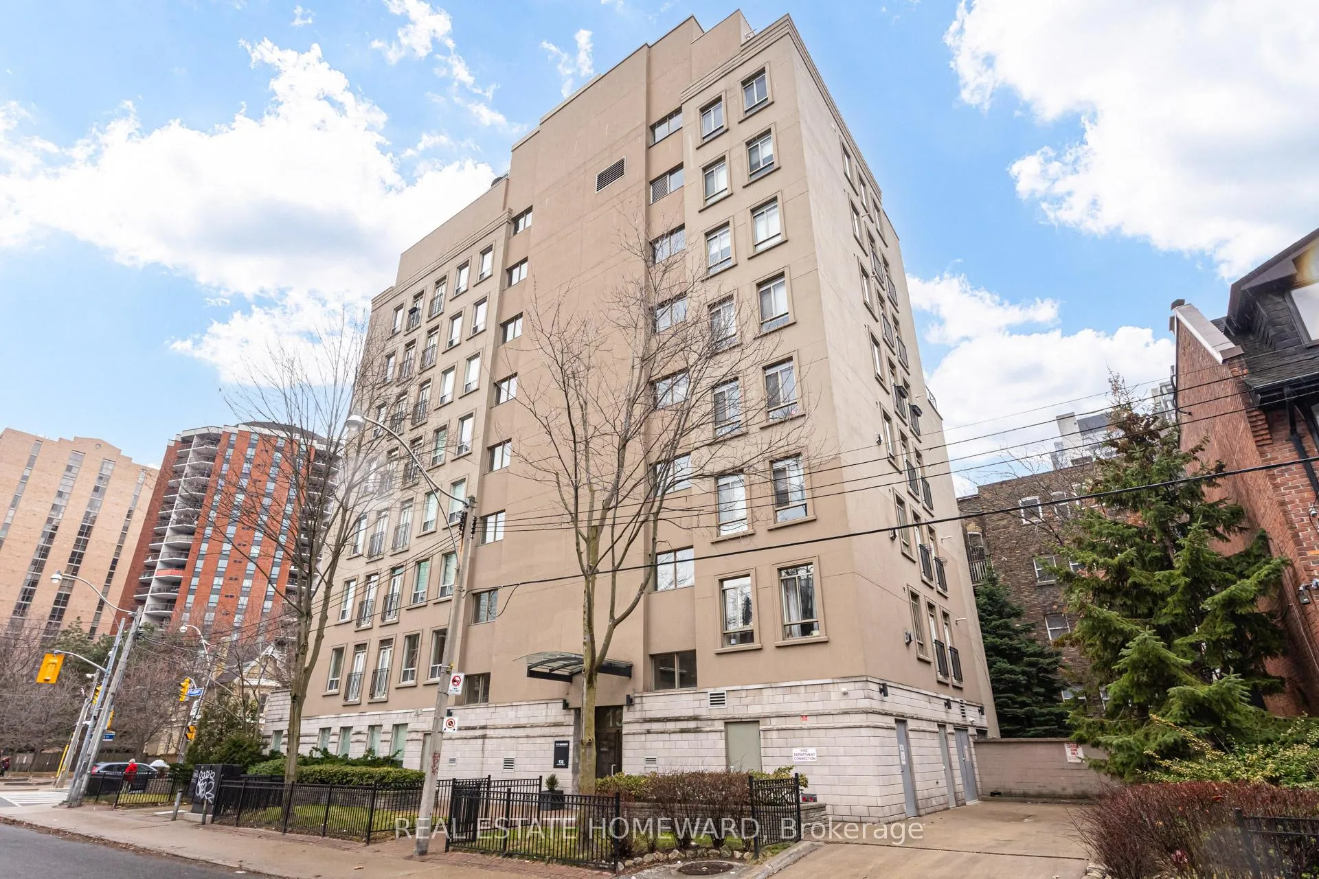 Photo 2 of Unit 702, 135 Maitland Street, Toronto, Church-Yonge Corridor — HOMEH