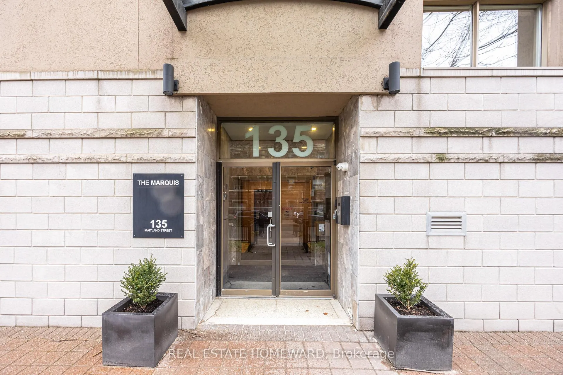 Photo 3 of Unit 702, 135 Maitland Street, Toronto, Church-Yonge Corridor — HOMEH