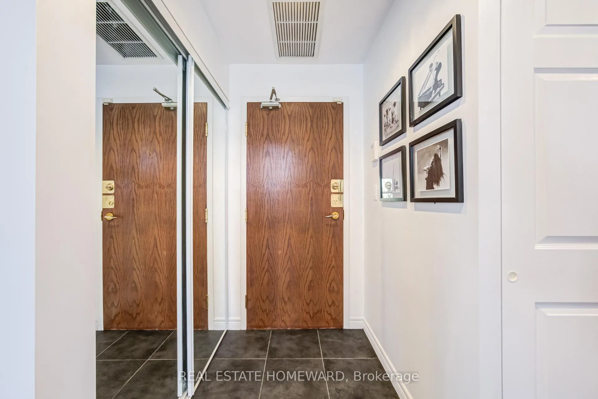 Photo 5 of Unit 702, 135 Maitland Street, Toronto, Church-Yonge Corridor — HOMEH