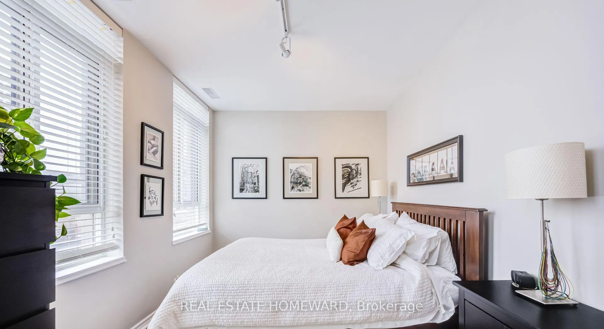 Photo 8 of Unit 702, 135 Maitland Street, Toronto, Church-Yonge Corridor — HOMEH
