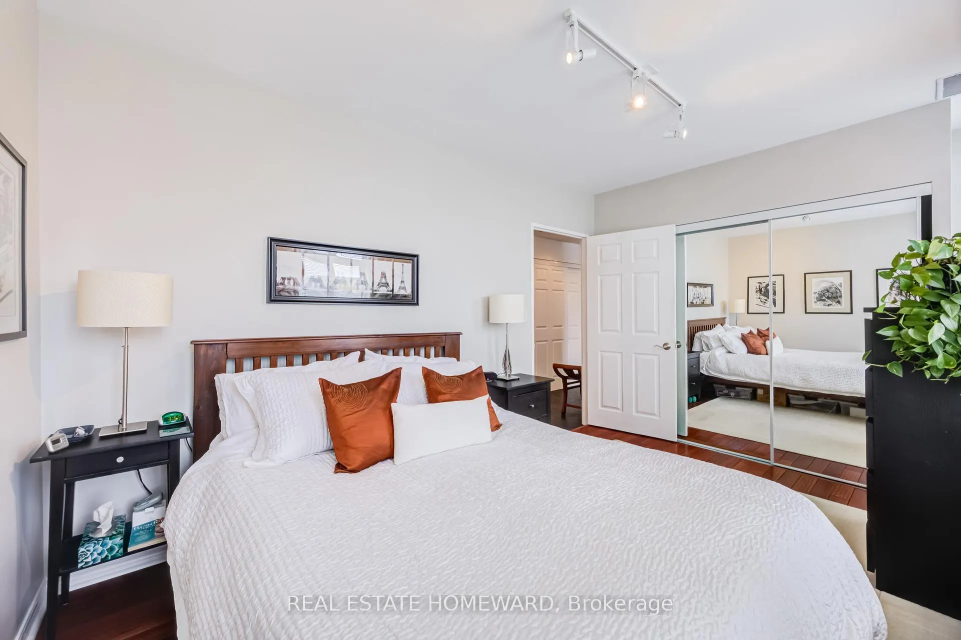 Photo 9 of Unit 702, 135 Maitland Street, Toronto, Church-Yonge Corridor — HOMEH
