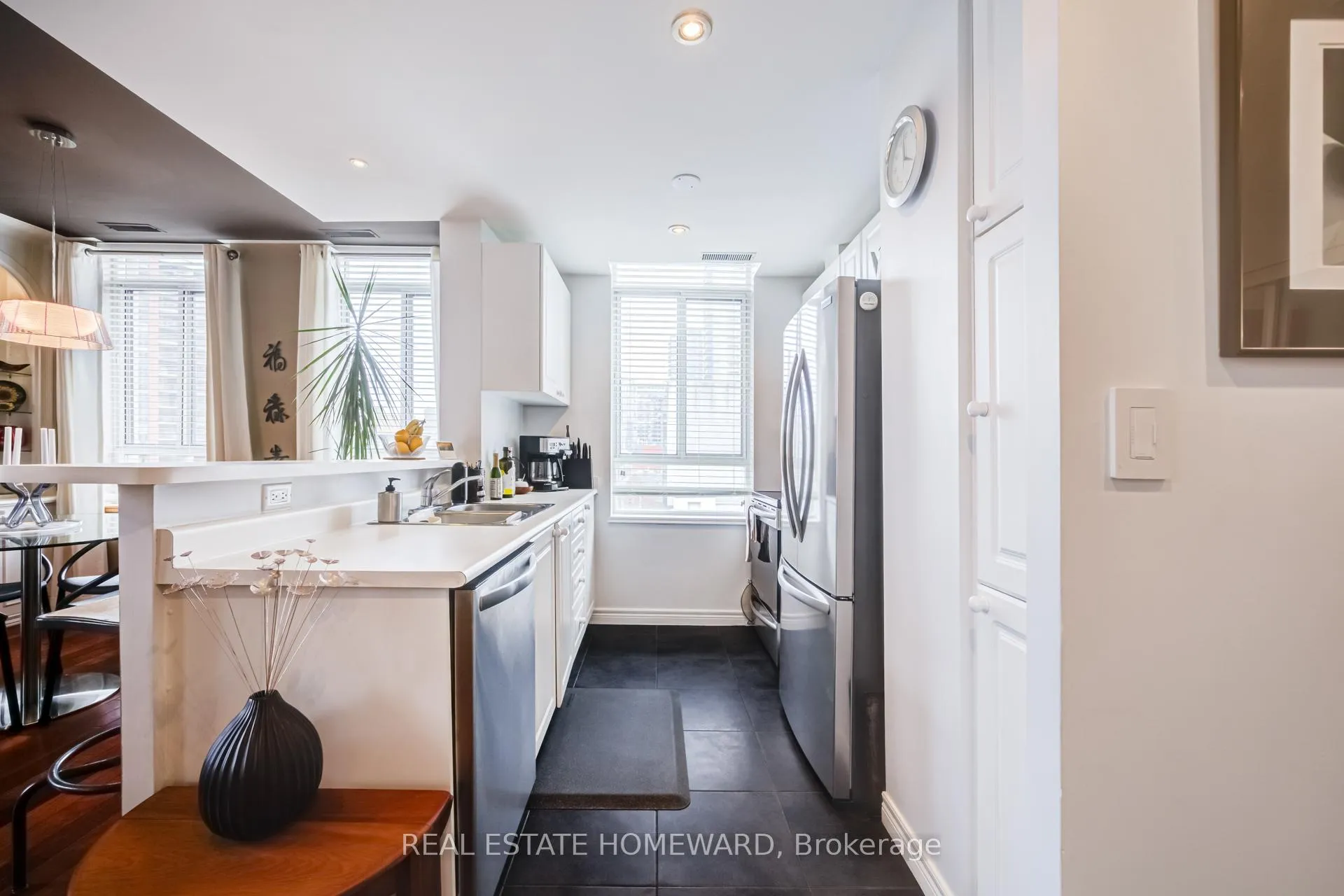 Photo 10 of Unit 702, 135 Maitland Street, Toronto, Church-Yonge Corridor — HOMEH