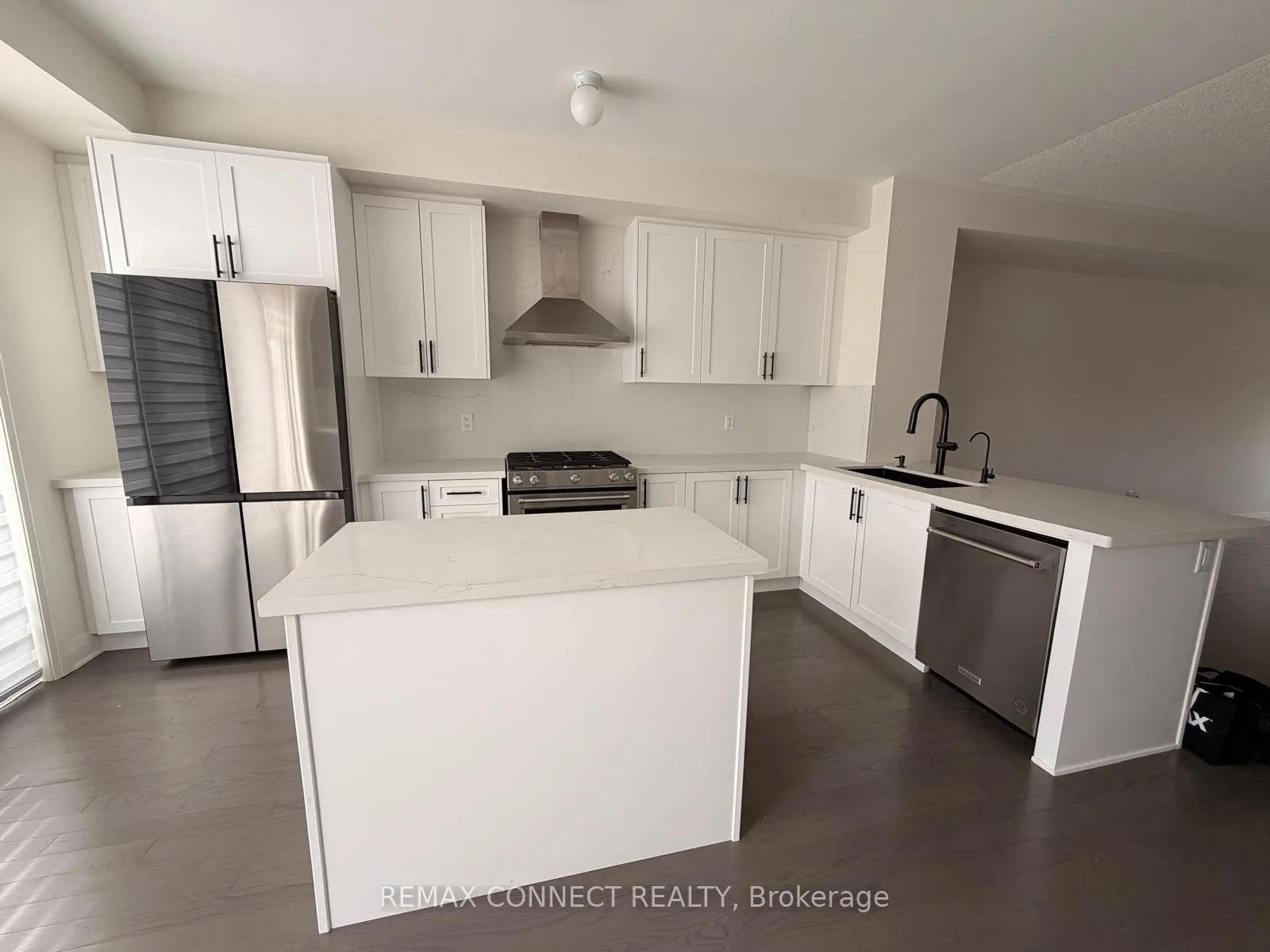 Photo 7 of 3 Prince William Boulevard, Clarington, Bowmanville — HOMEH