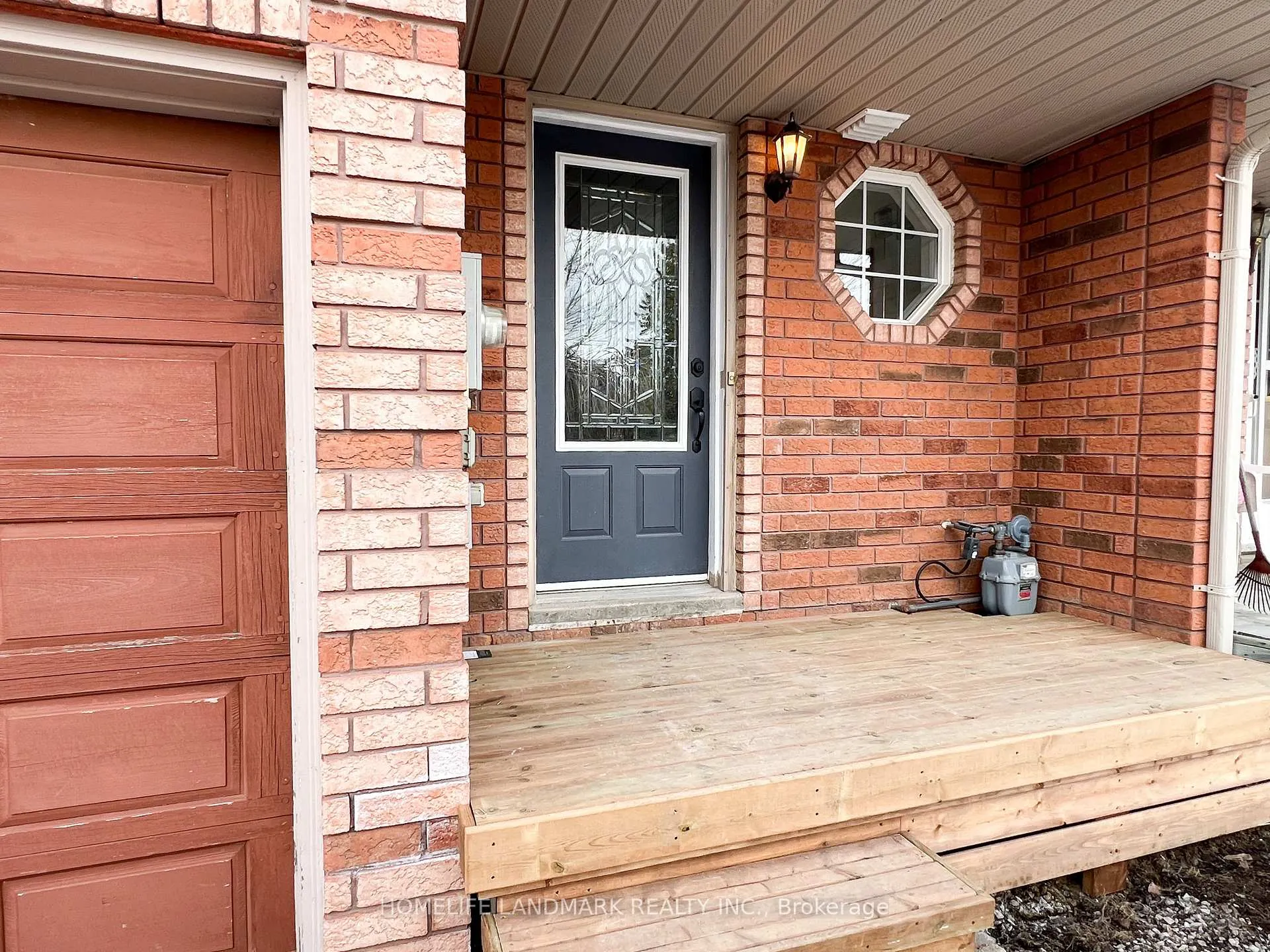 Photo 2 of 6 Silver Maple Crescent, Barrie, Holly — HOMEH