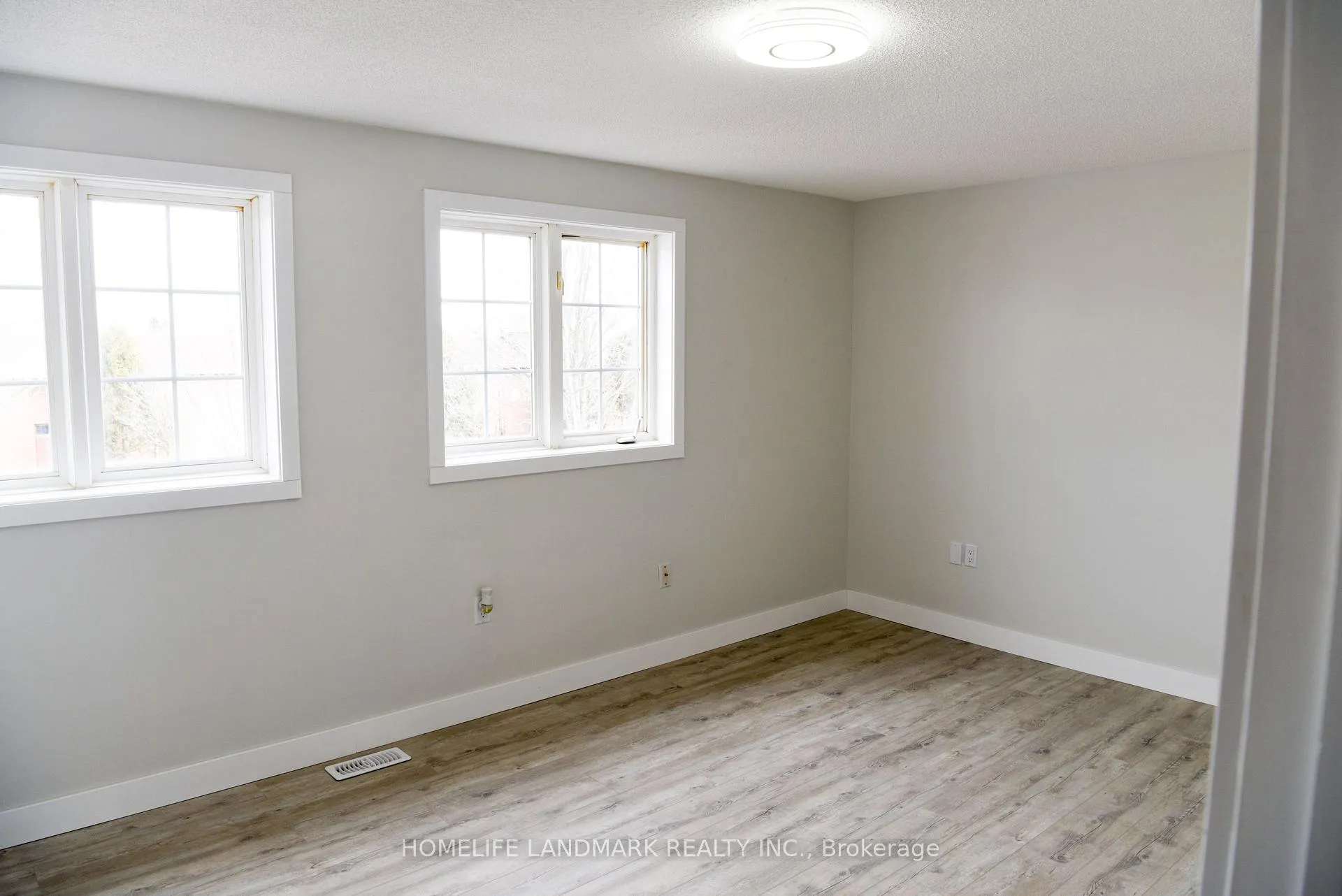 Photo 20 of 6 Silver Maple Crescent, Barrie, Holly — HOMEH