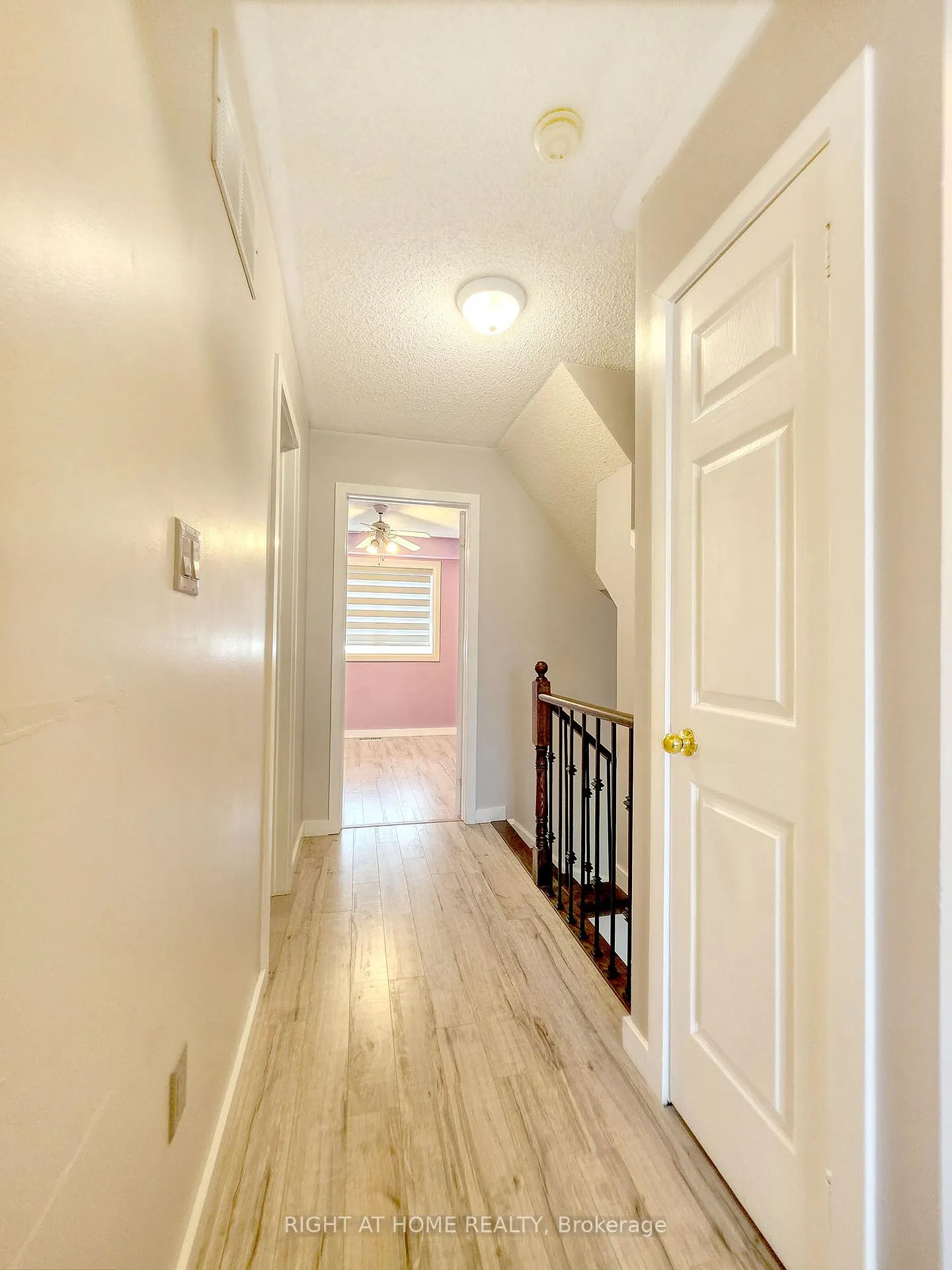 Photo 10 of 98 Spadina Road, Brampton, Brampton West — HOMEH